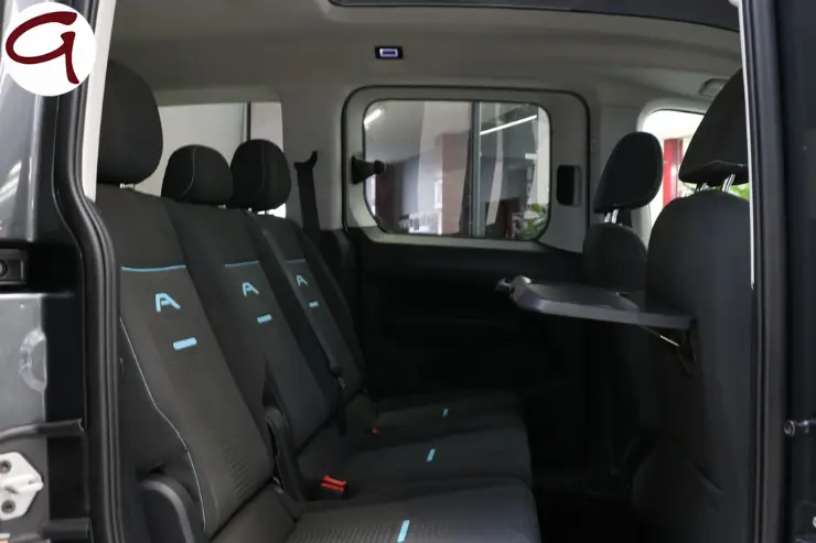 interior Asientos traseros del Ford Tourneo de ocasión