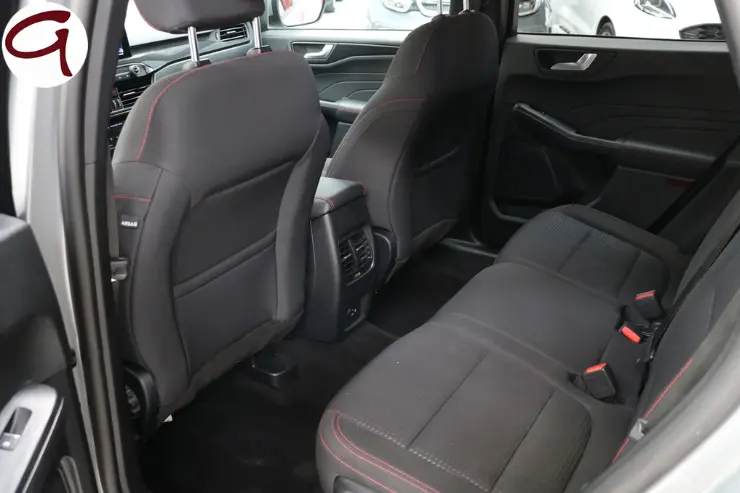 interior_asientos Asientos traseros del coche Ford Kuga de segunda mano
