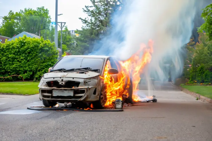 Coche de ocasión quemado