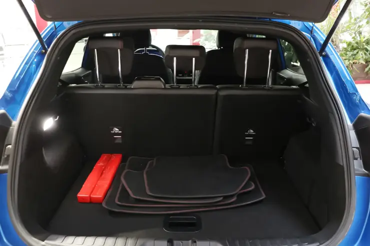 Maletero del Ford Puma seminuevo en Madrid