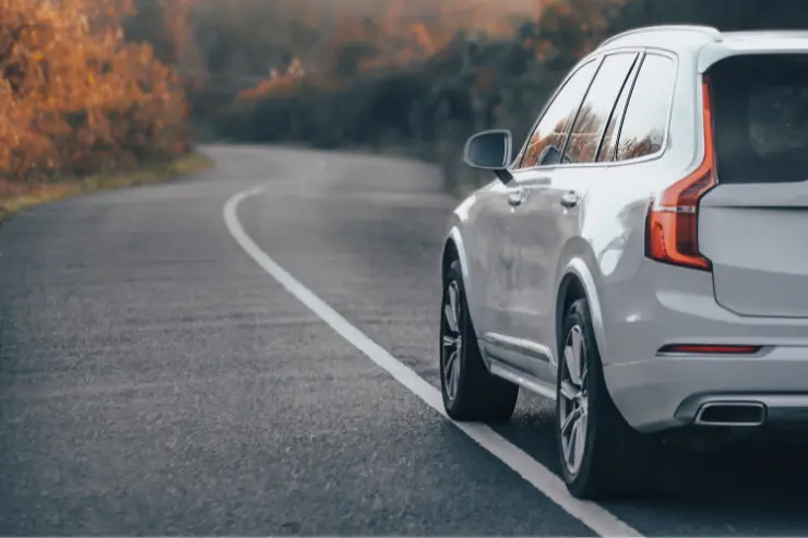 Coche de segunda mano dentro de su carril