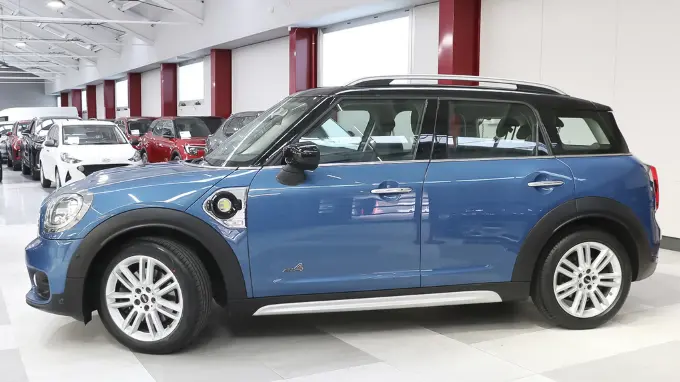 Coche Mini azul de segunda mano