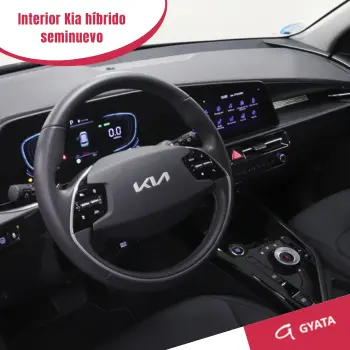 Interior coche Kia híbrido seminuevo