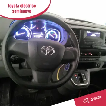 Coche Toyota eléctrico seminuevo en Gyata
