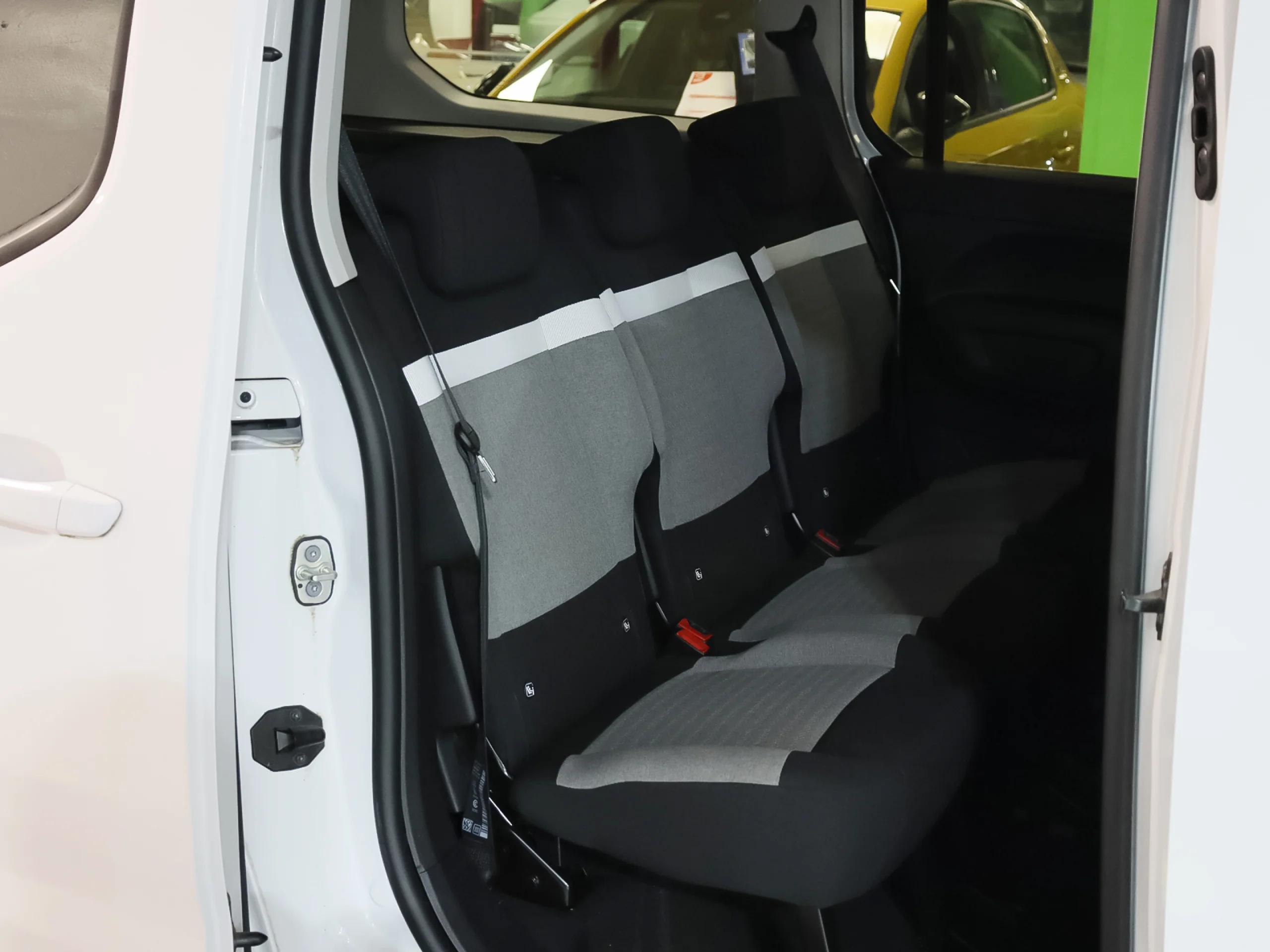 Citroen ë-Berlingo Talla XL Shine 50kWh 100 kW (136 CV) - Foto 8