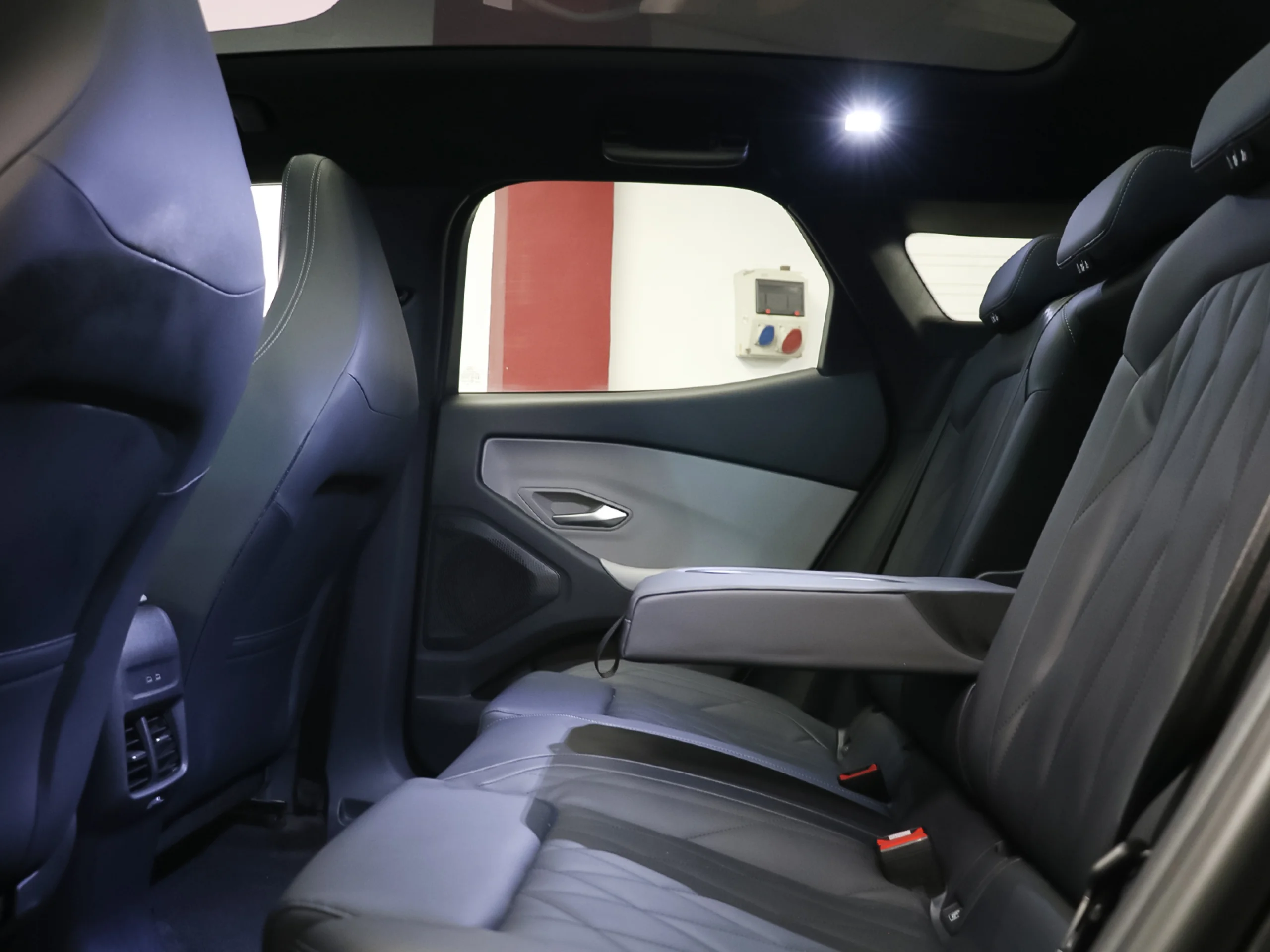 Ford Explorer CX740S Premium R. Ext. AWD 78kWh 250 kW (340 CV) - Foto 11