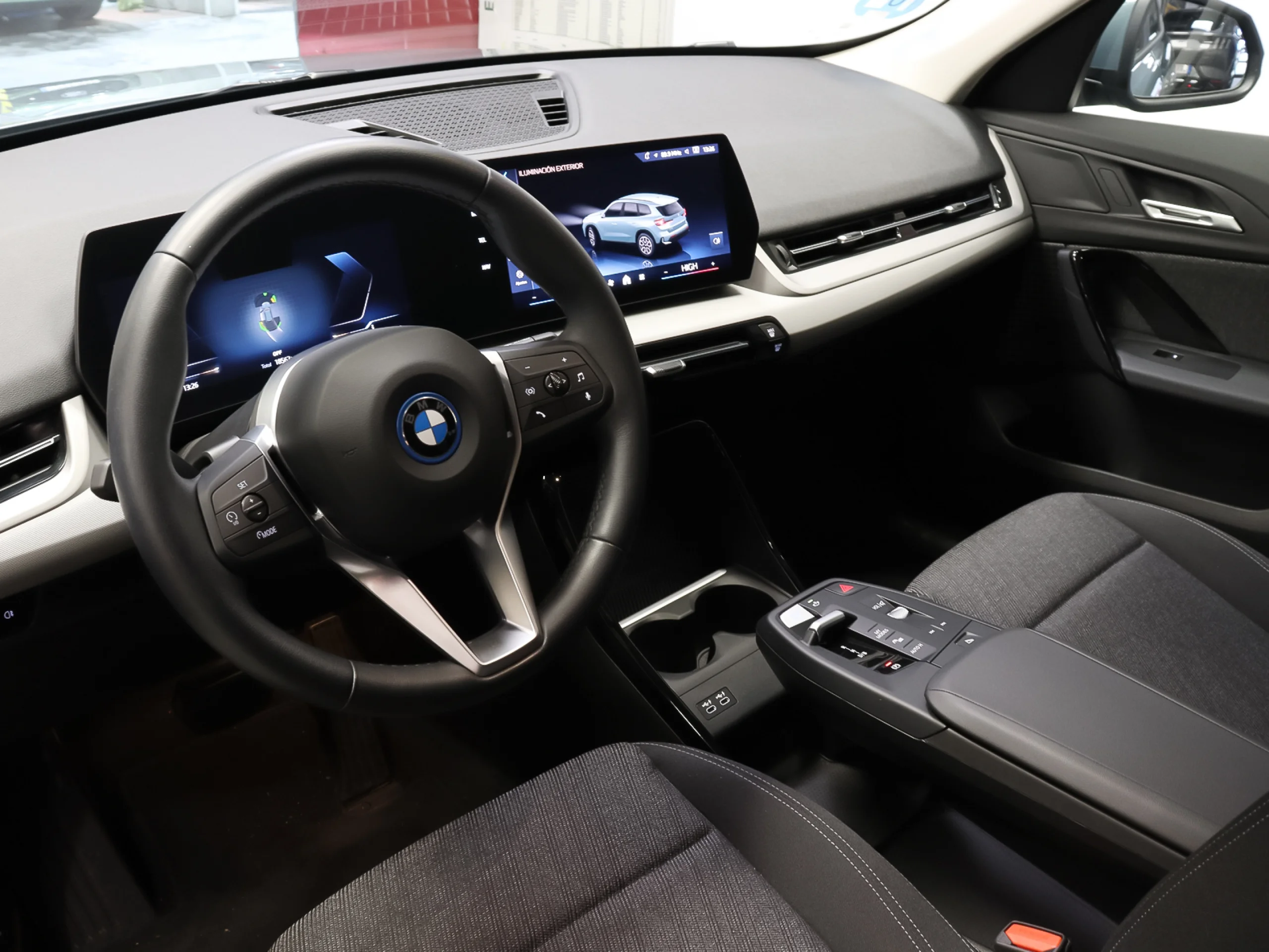 BMW IX1 eDrive20 150 kW (204 CV) - Foto 3