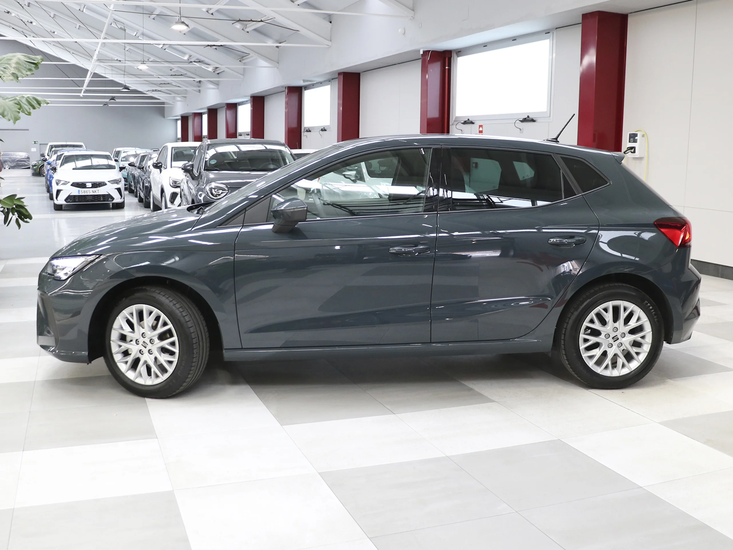 SEAT Ibiza 1.0 MPI S&S Style Plus 59 kW (80 CV) - Foto 2