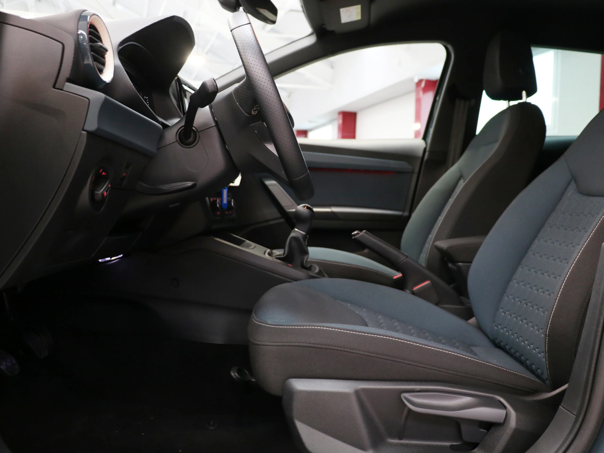 SEAT Ibiza 1.0 MPI S&S Style Plus 59 kW (80 CV) - Foto 8