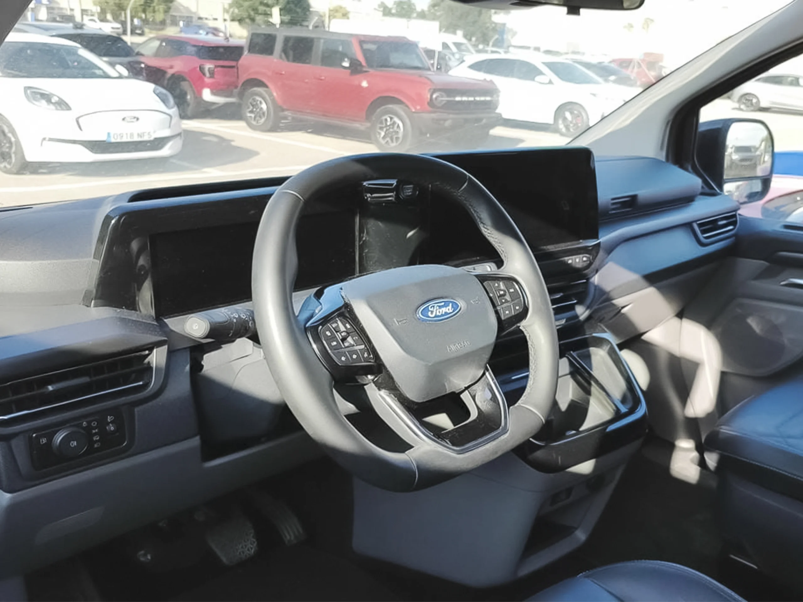 Ford Tourneo Custom 2.5 Duratec PHEV L1 Titanium X eCVT 171 kW (232 CV) - Foto 2