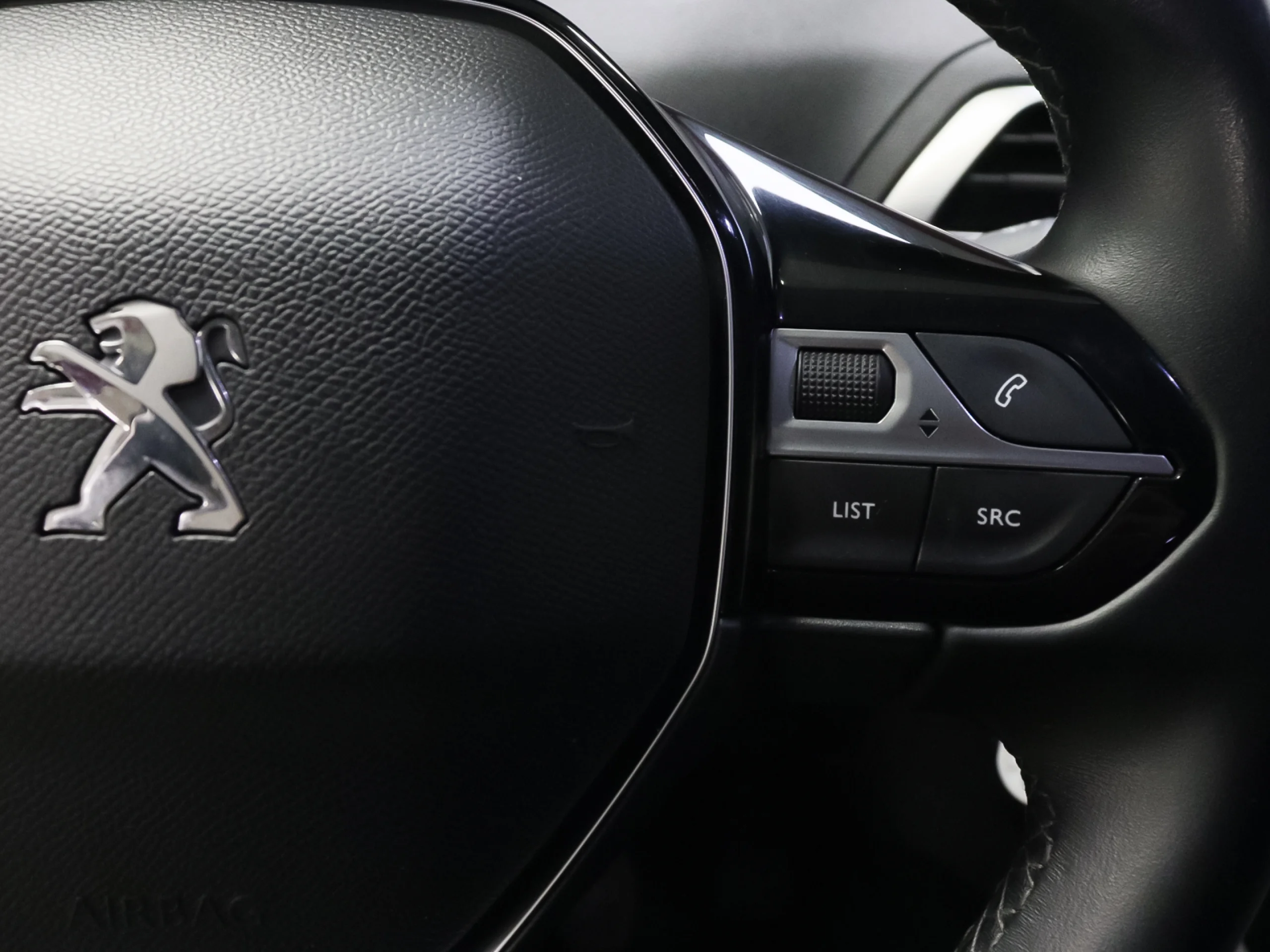 Peugeot 3008 BlueHDI 130 S&S Allure 96 kW (130 CV) - Foto 8