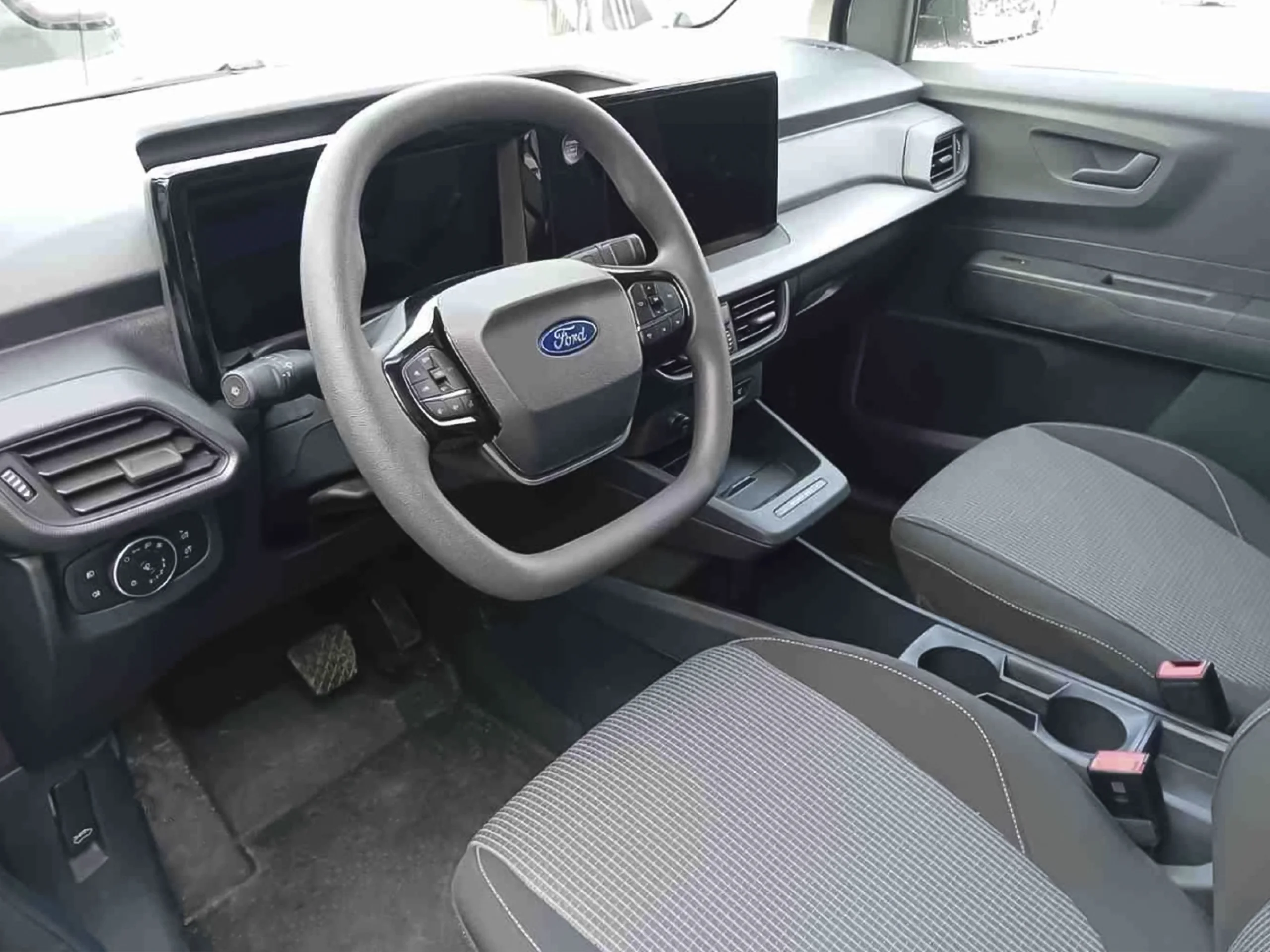 Ford Transit Courier Furgon BEV 54kWh Trend Auto 100 kW (136 CV) - Foto 3