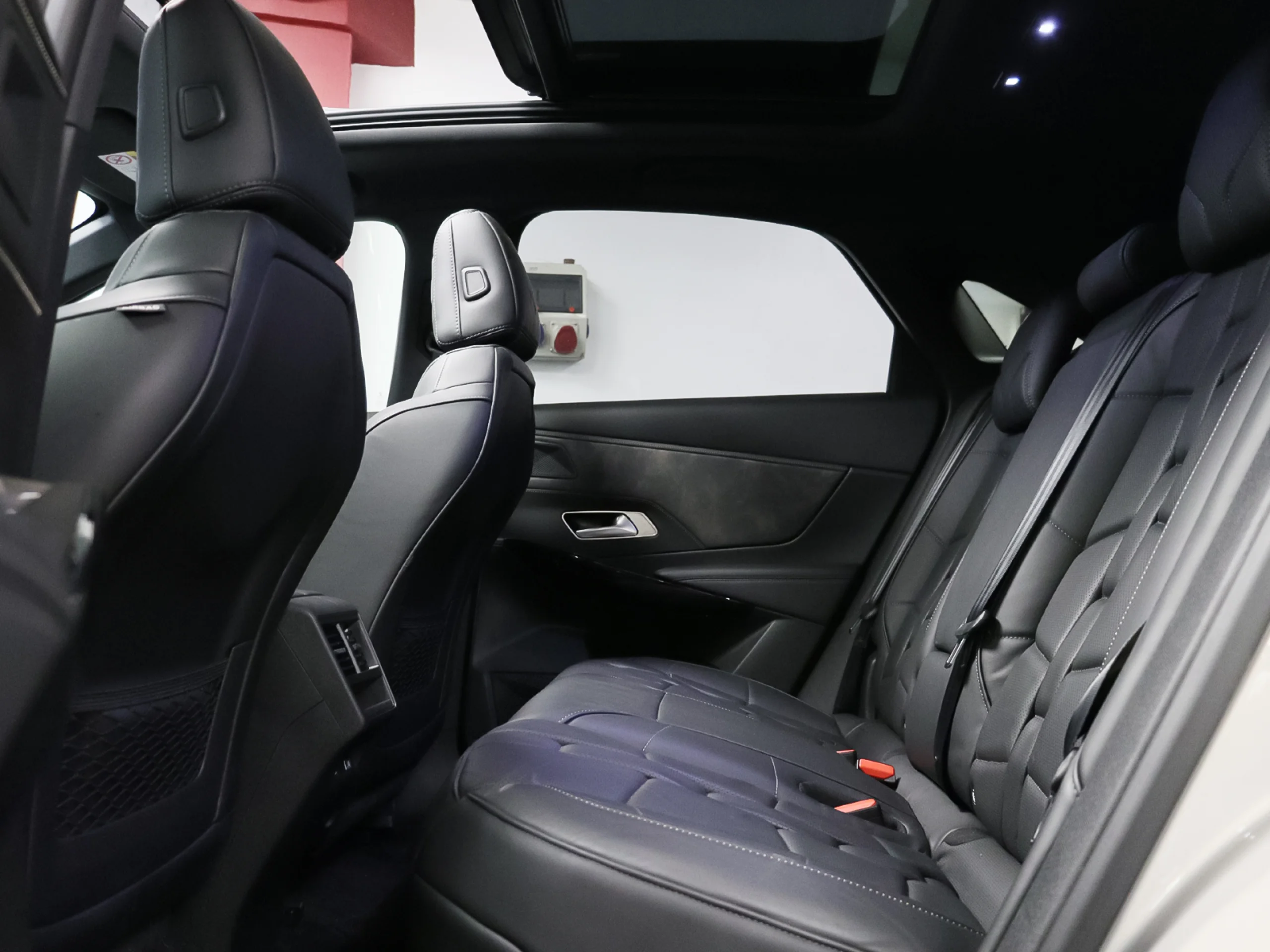 DS DS7 Crossback E-Tense 300 Louvre 4WD Auto 221 kW (300 CV) - Foto 11