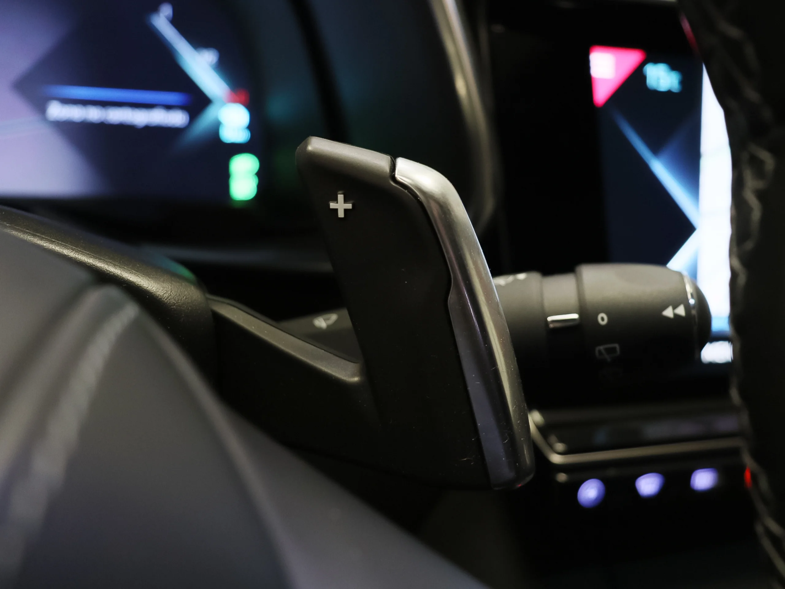 DS DS7 Crossback E-Tense 300 Louvre 4WD Auto 221 kW (300 CV) - Foto 17