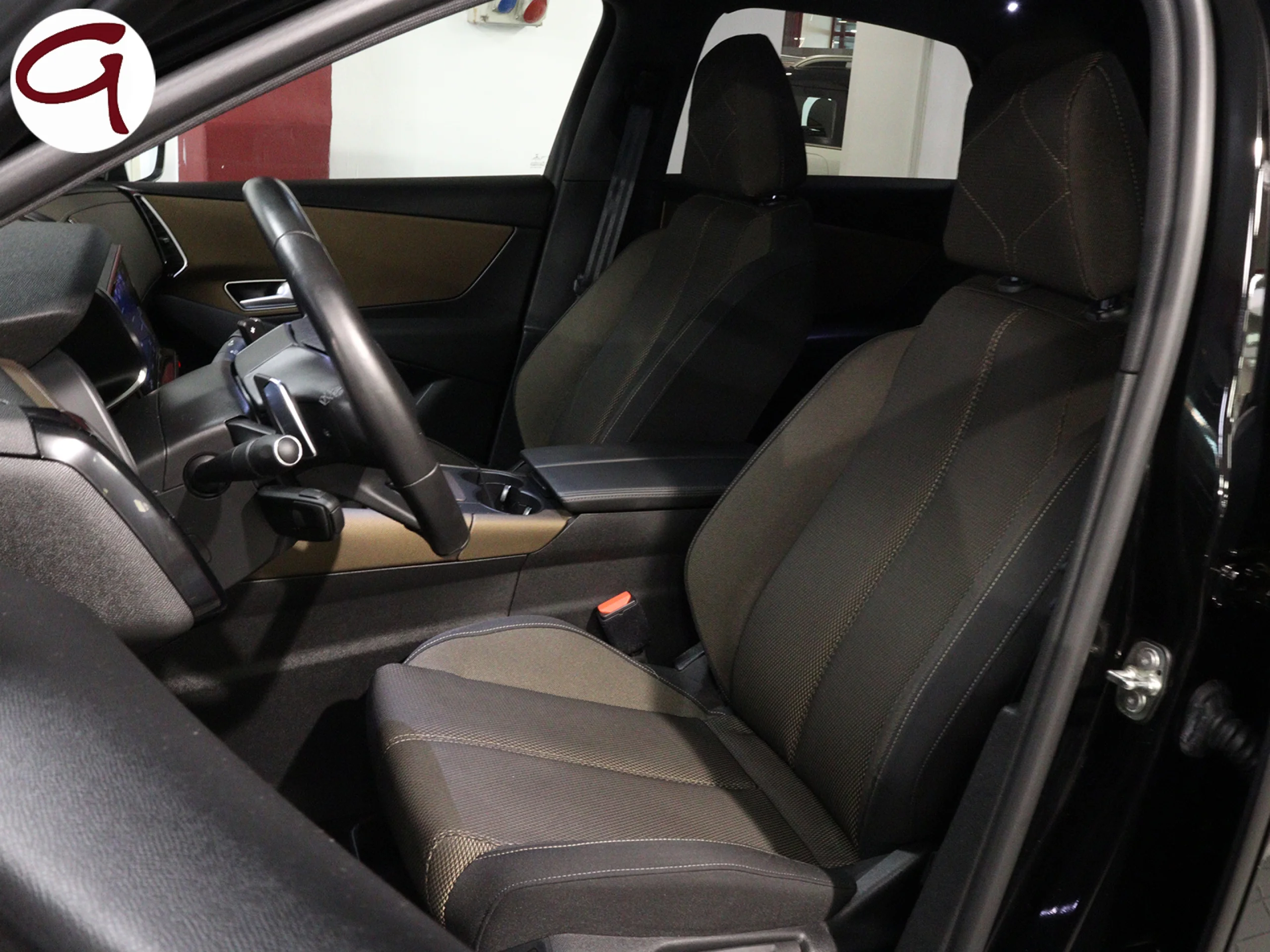 DS DS7 Crossback PureTech 180 So Chic Auto 132 kW (180 CV) - Foto 5