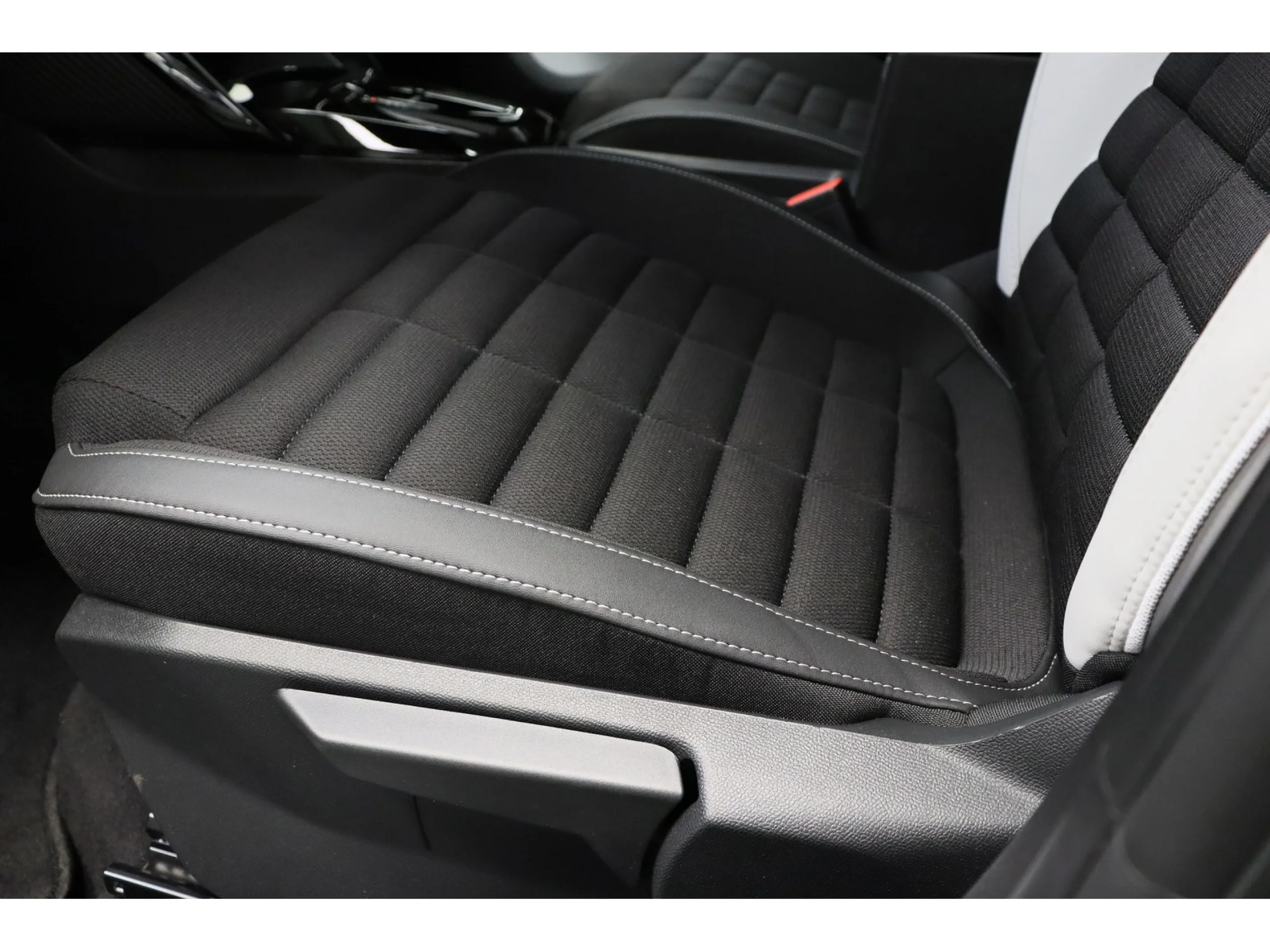 Citroen C3 Aircross Hybrid 145 Max ë-DCS6 107 kW (145 CV) - Foto 7