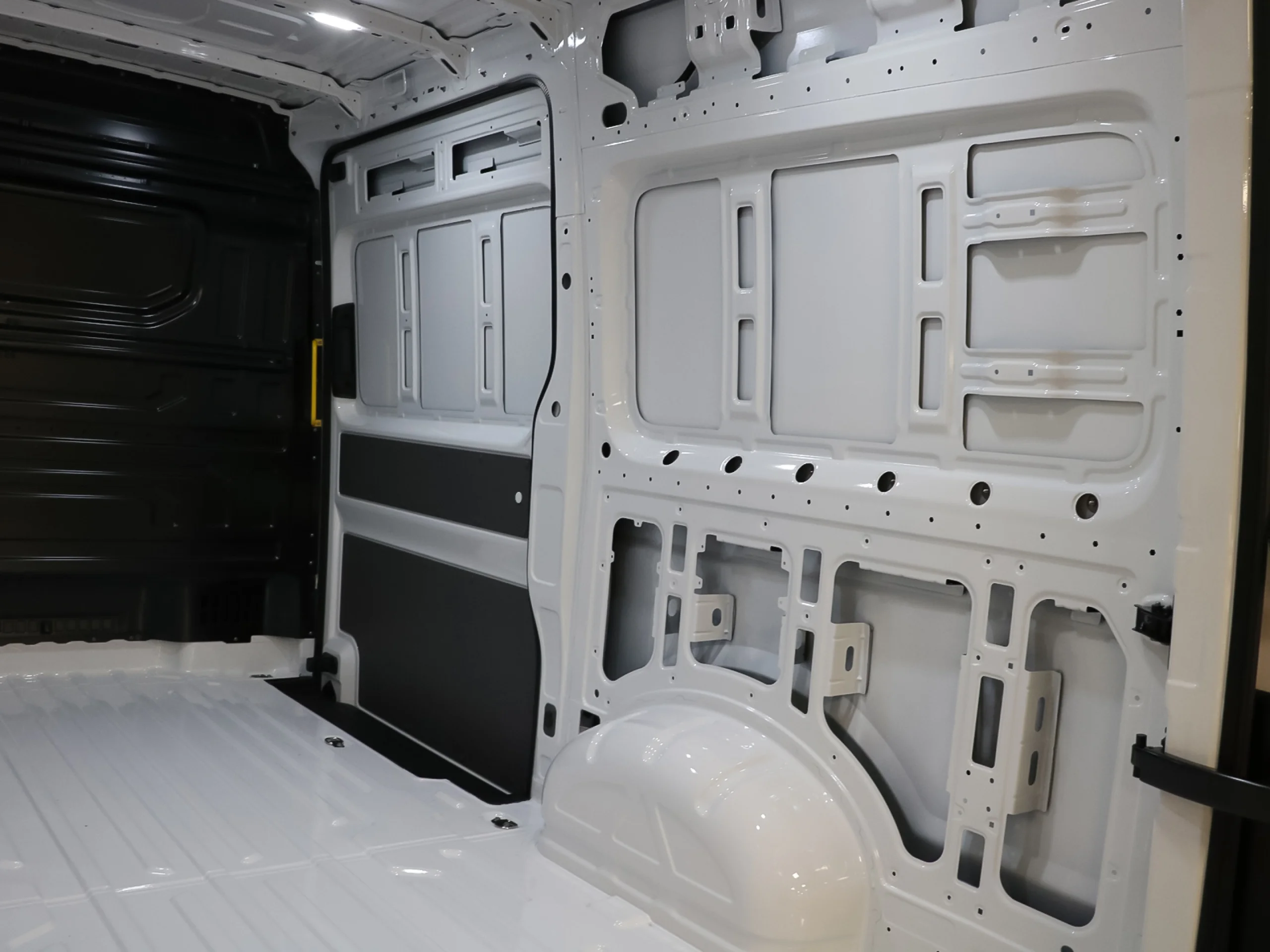 Volkswagen Crafter Furgon Batalla Media TN 2.0 TDI 103 kW (140 CV) 3.500 - Foto 39