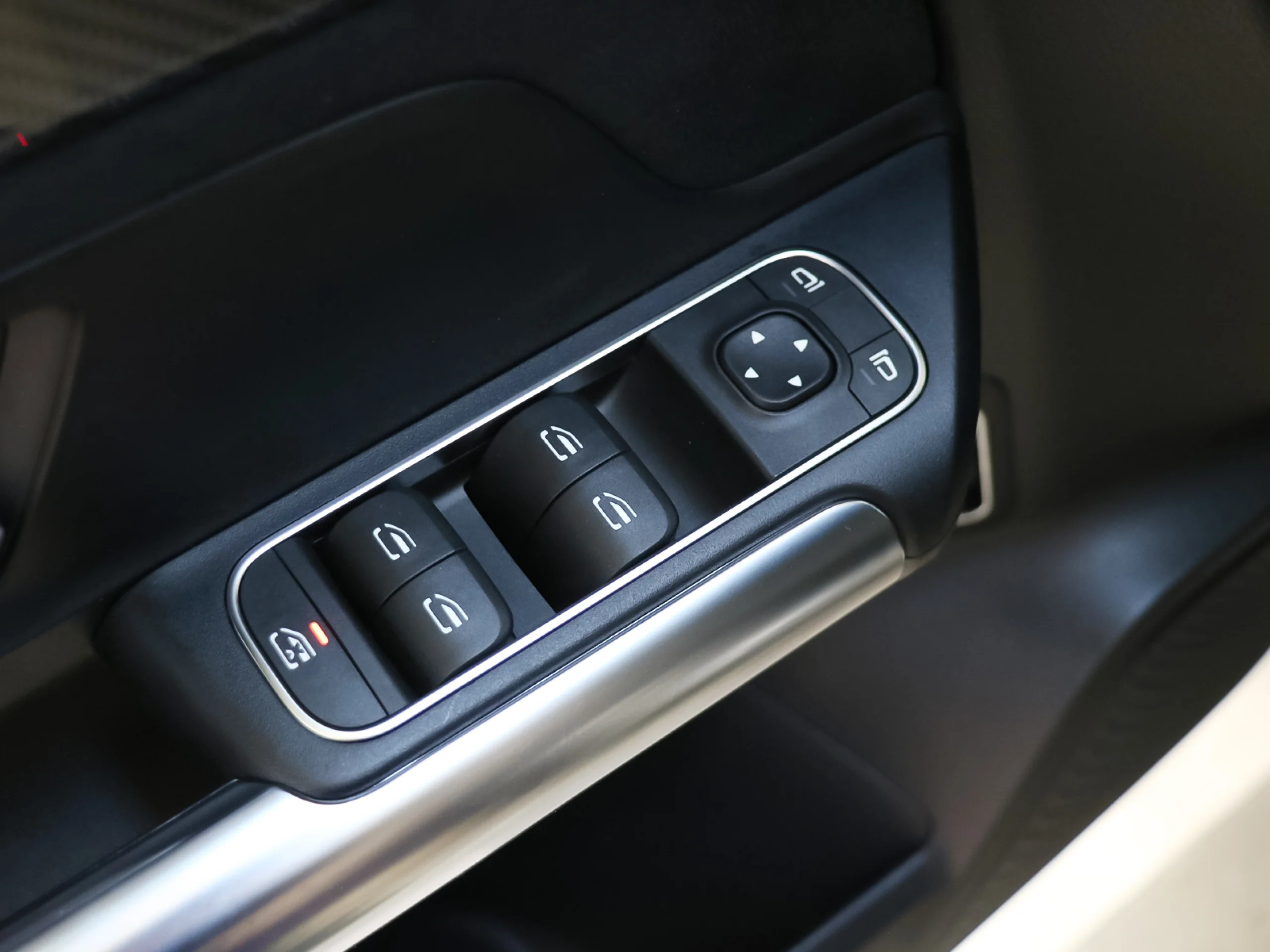 Mercedes-Benz GLA 200 D 110 kW (150 CV) - Foto 40