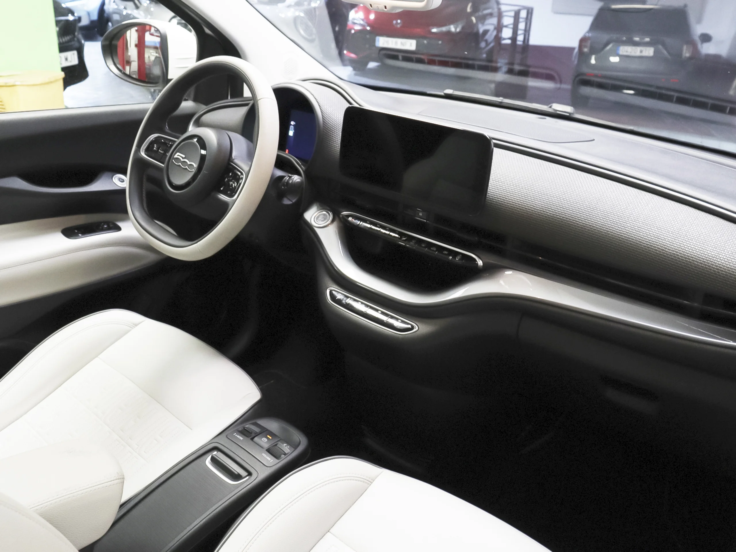 Fiat 500 Electrico laPrima Hb 320km 85 kW (118 CV) - Foto 5