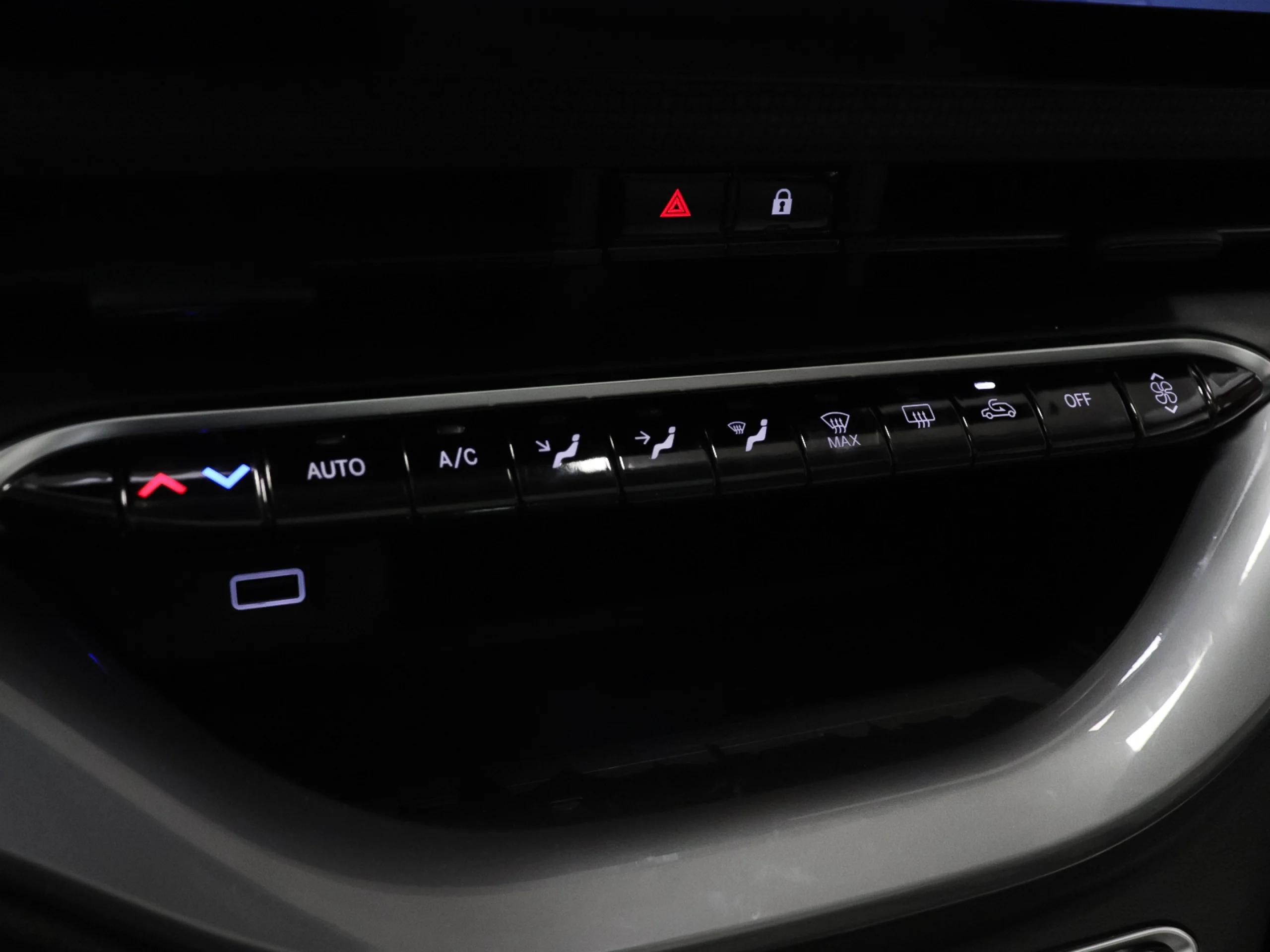 Fiat 500 Electrico laPrima Hb 320km 85 kW (118 CV) - Foto 24