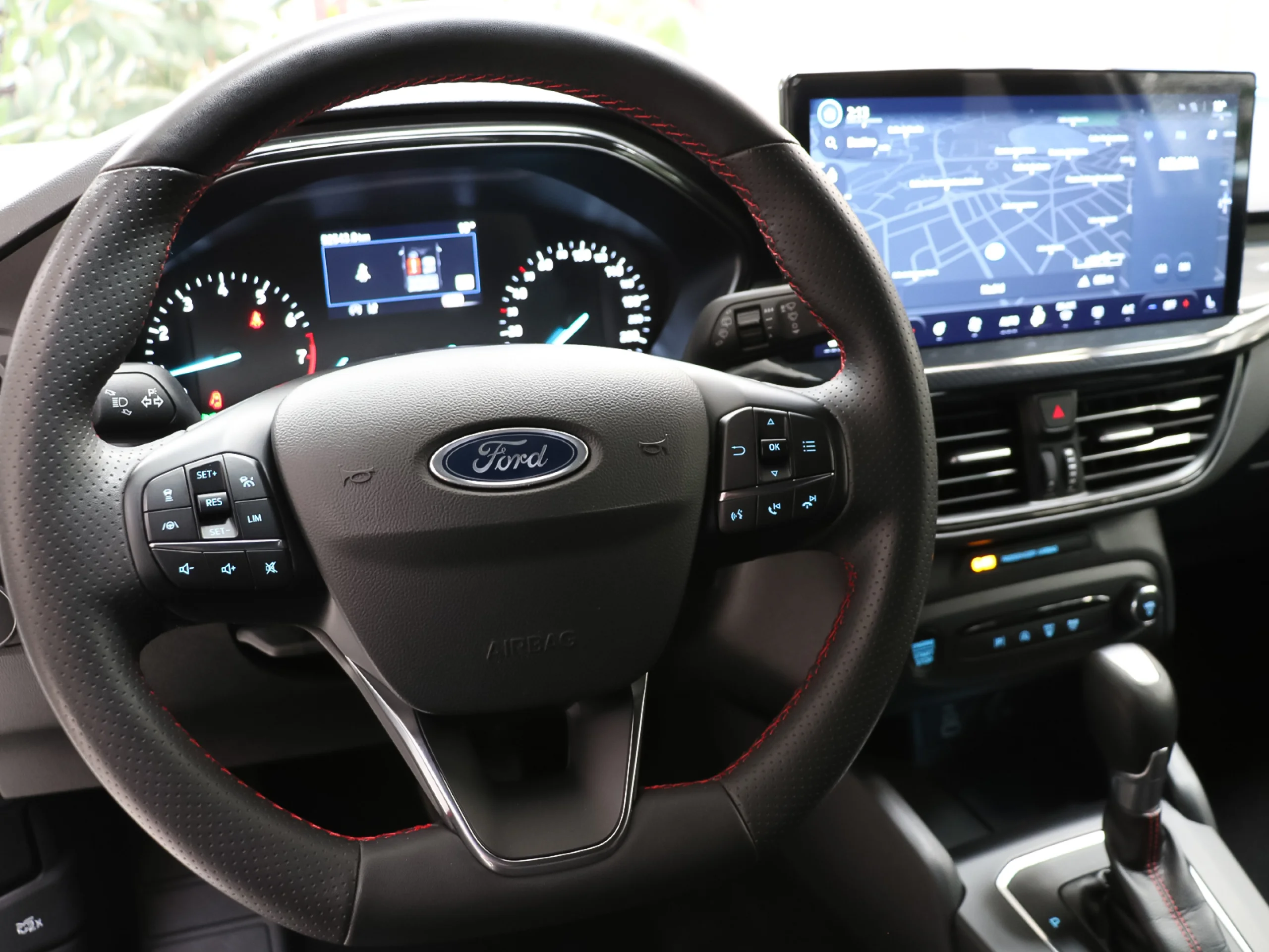 Ford Focus 1.0 Ecoboost MHEV ST-Line Auto 114 kW (155 CV) - Foto 30