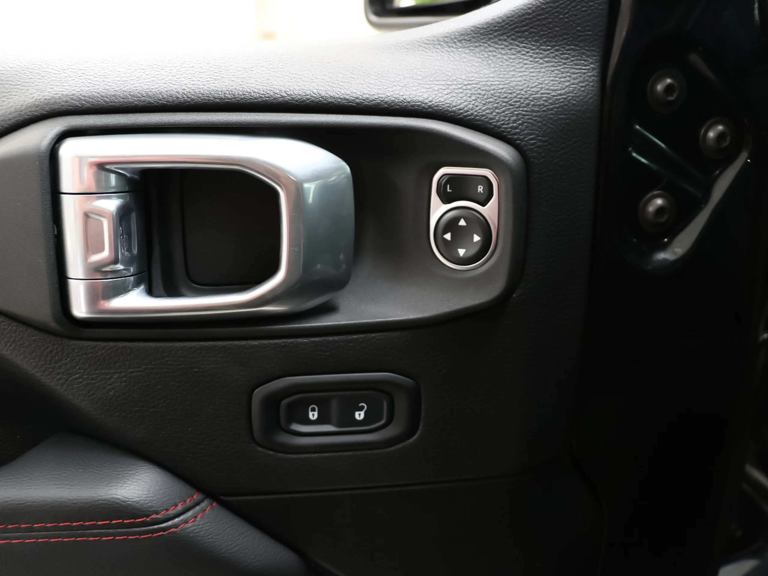 Jeep Wrangler 2.2 CRD Rubicon 8ATX 147 kW (200 CV) - Foto 29
