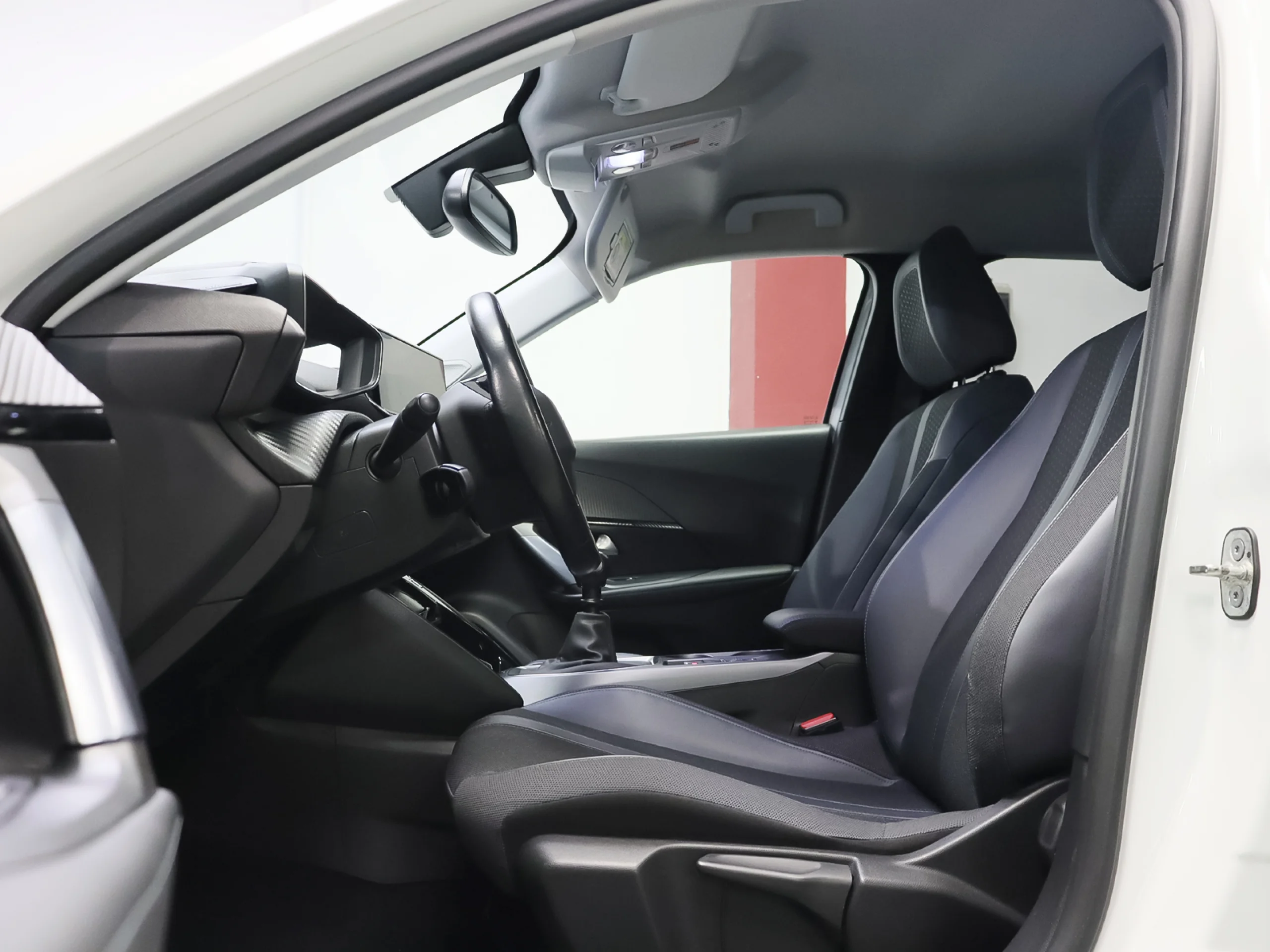 Peugeot 2008 PureTech 130 S&S Allure 96 kW (130 CV) - Foto 5