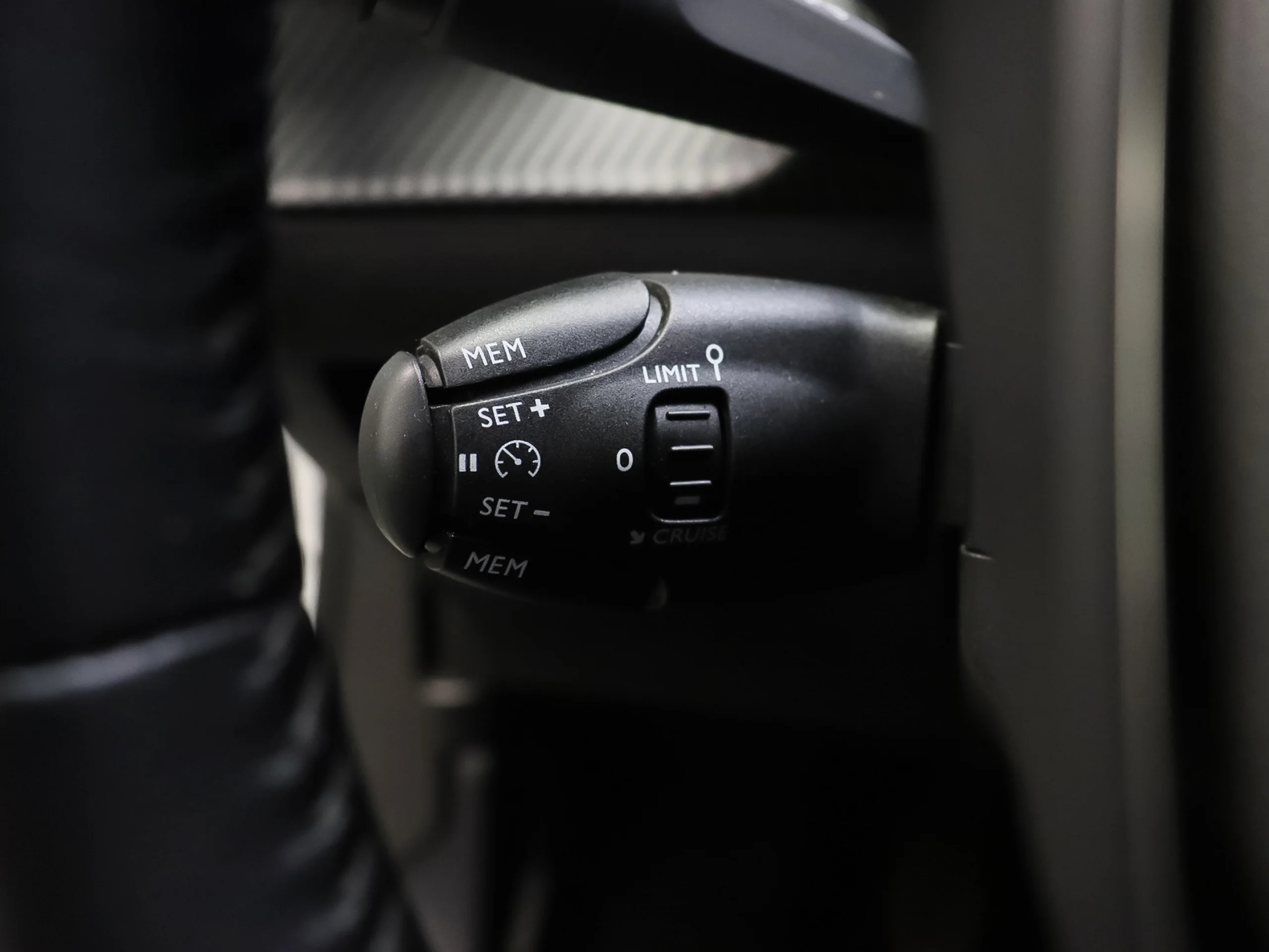 Peugeot 2008 PureTech 130 S&S Allure 96 kW (130 CV) - Foto 13