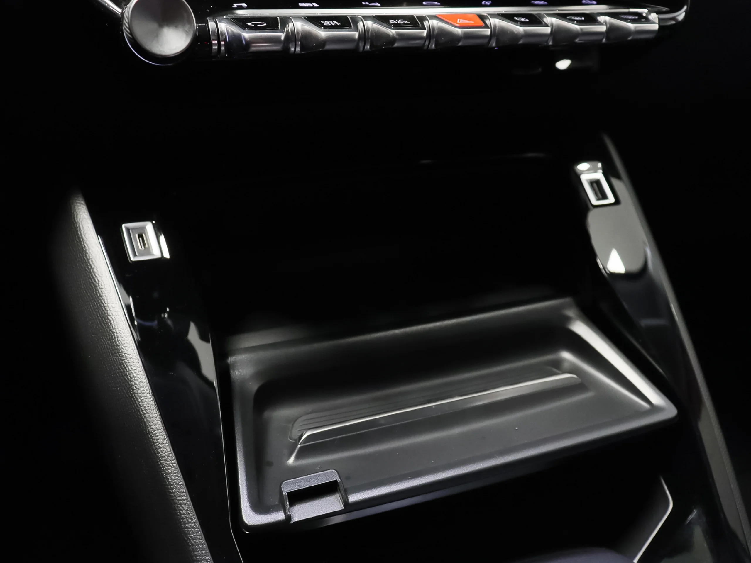 Peugeot 2008 PureTech 130 S&S Allure 96 kW (130 CV) - Foto 29
