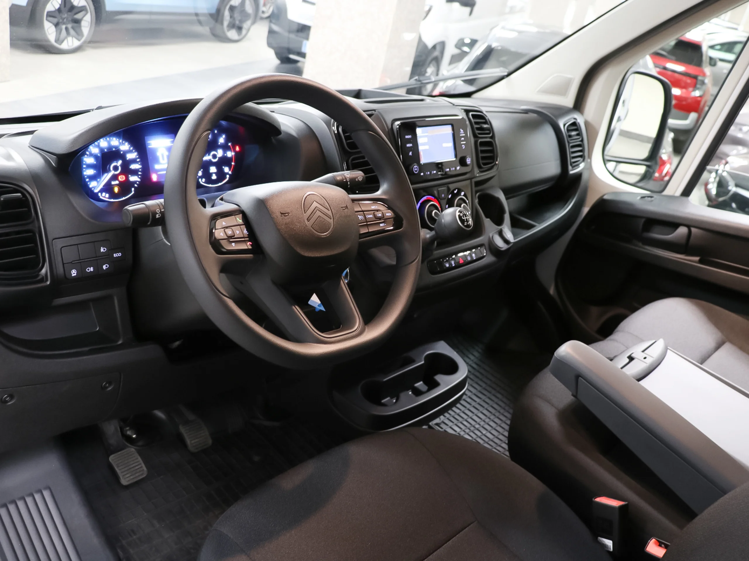 Citroen Jumper Furgon BlueHDi 140 S&S 35 L2H2 103 kW (140 CV) - Foto 5