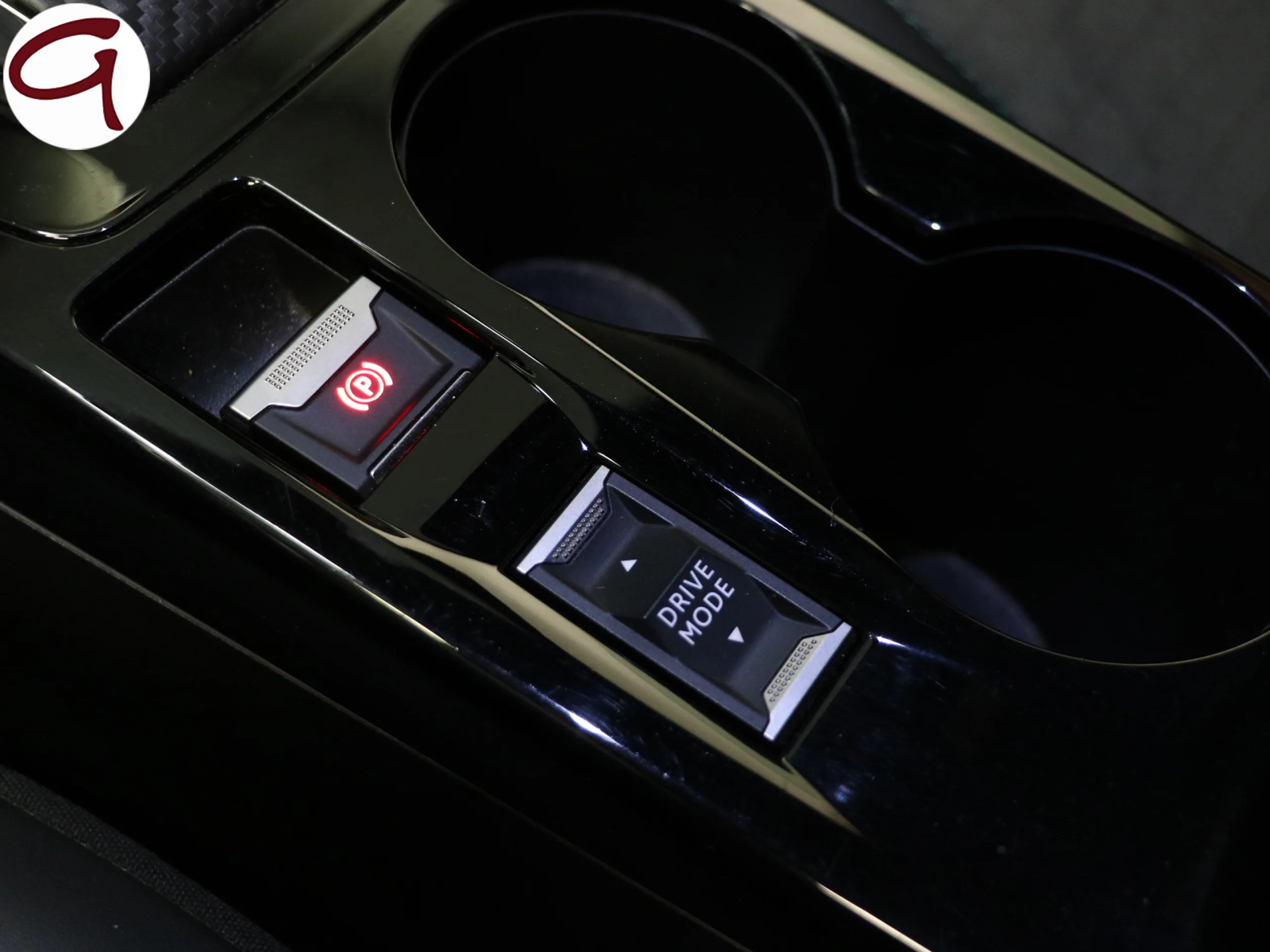 Peugeot E-2008 Eléctrico Allure Pack 100 kW (136 CV) - Foto 17