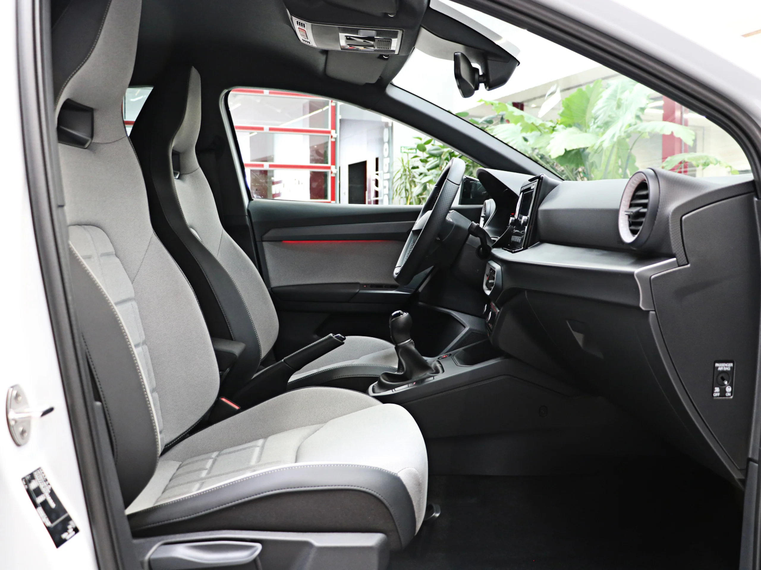 SEAT Ibiza 1.0 TSI FR Plus 85 kW (115 CV) - Foto 7