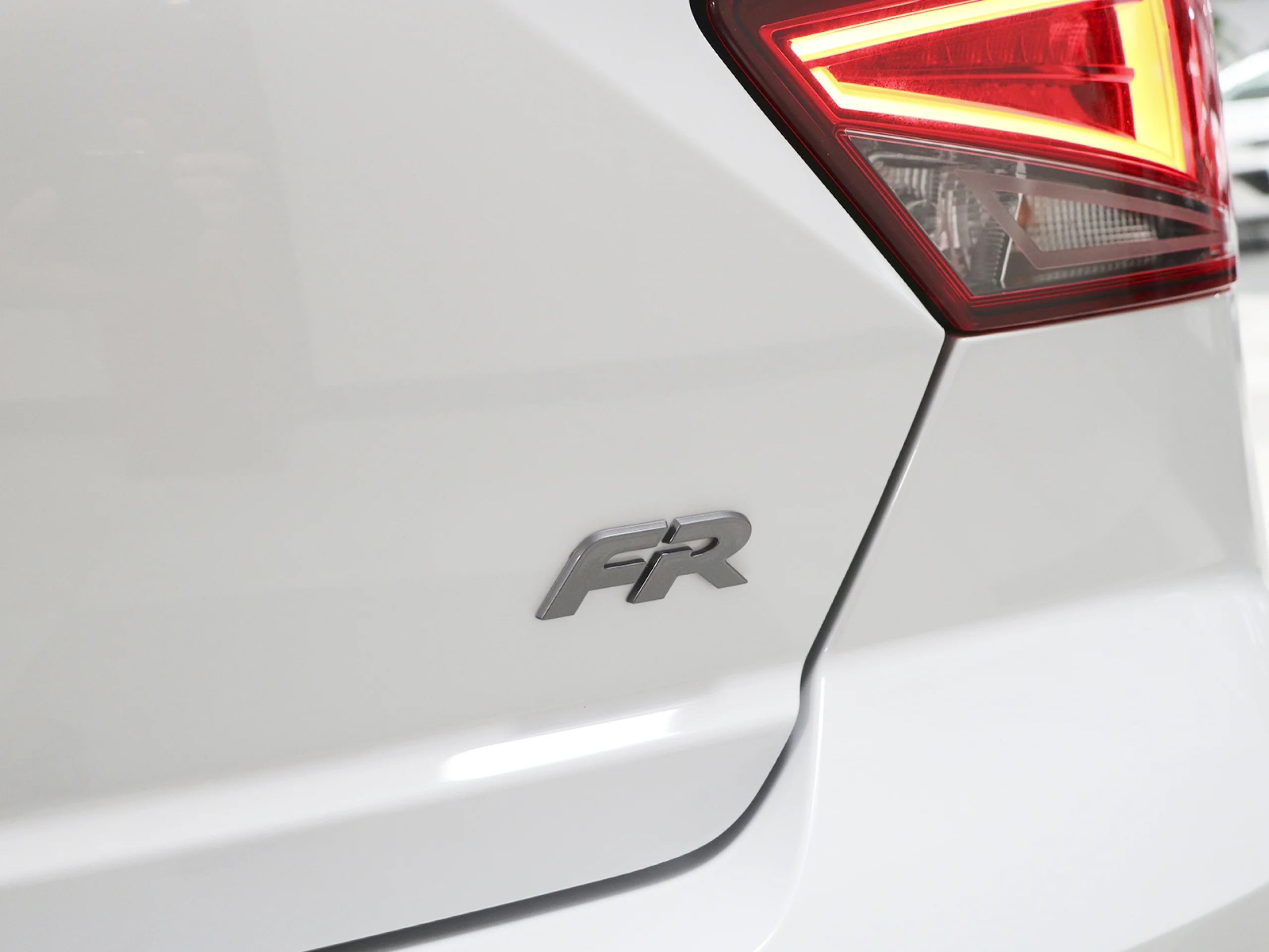 SEAT Ibiza 1.0 TSI FR Plus 85 kW (115 CV) - Foto 40