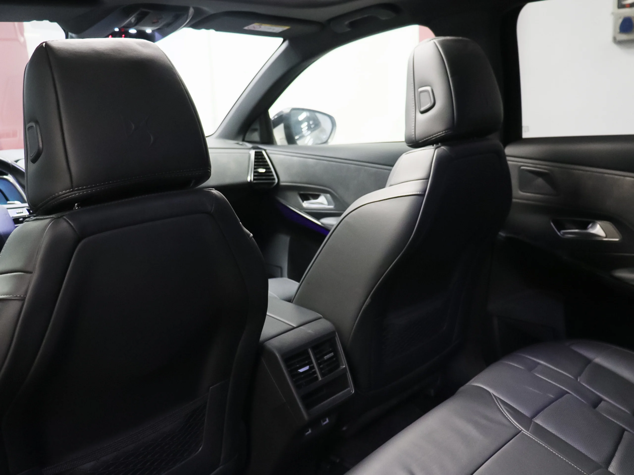 DS DS7 Crossback E-Tense 300 Louvre 4WD Auto 221 kW (300 CV) - Foto 10