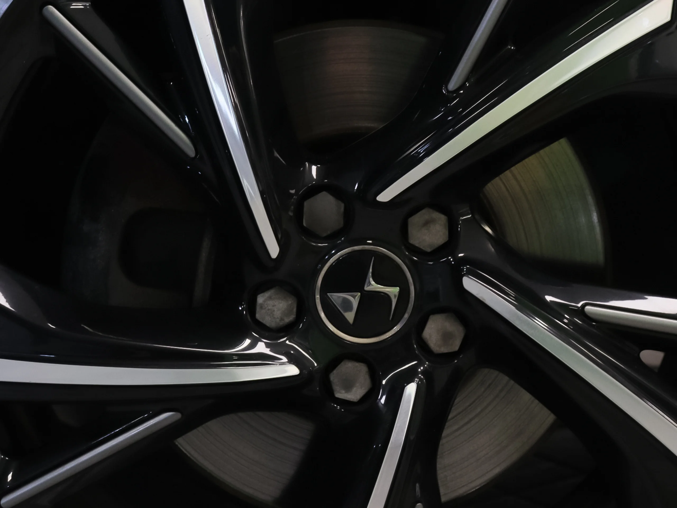 DS DS7 Crossback E-Tense 300 Louvre 4WD Auto 221 kW (300 CV) - Foto 32