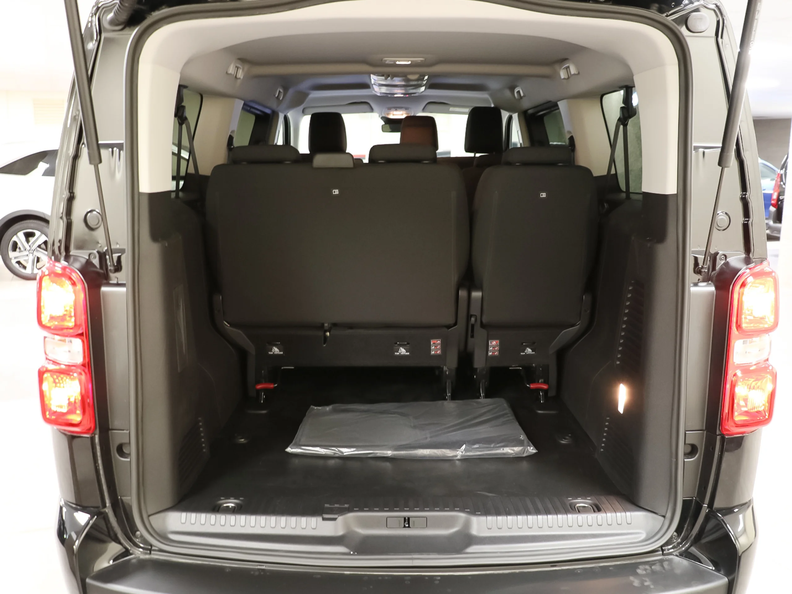 Citroen Spacetourer BlueHDi 180 S&S Talla M Plus EAT8 132 kW (180 CV) - Foto 30