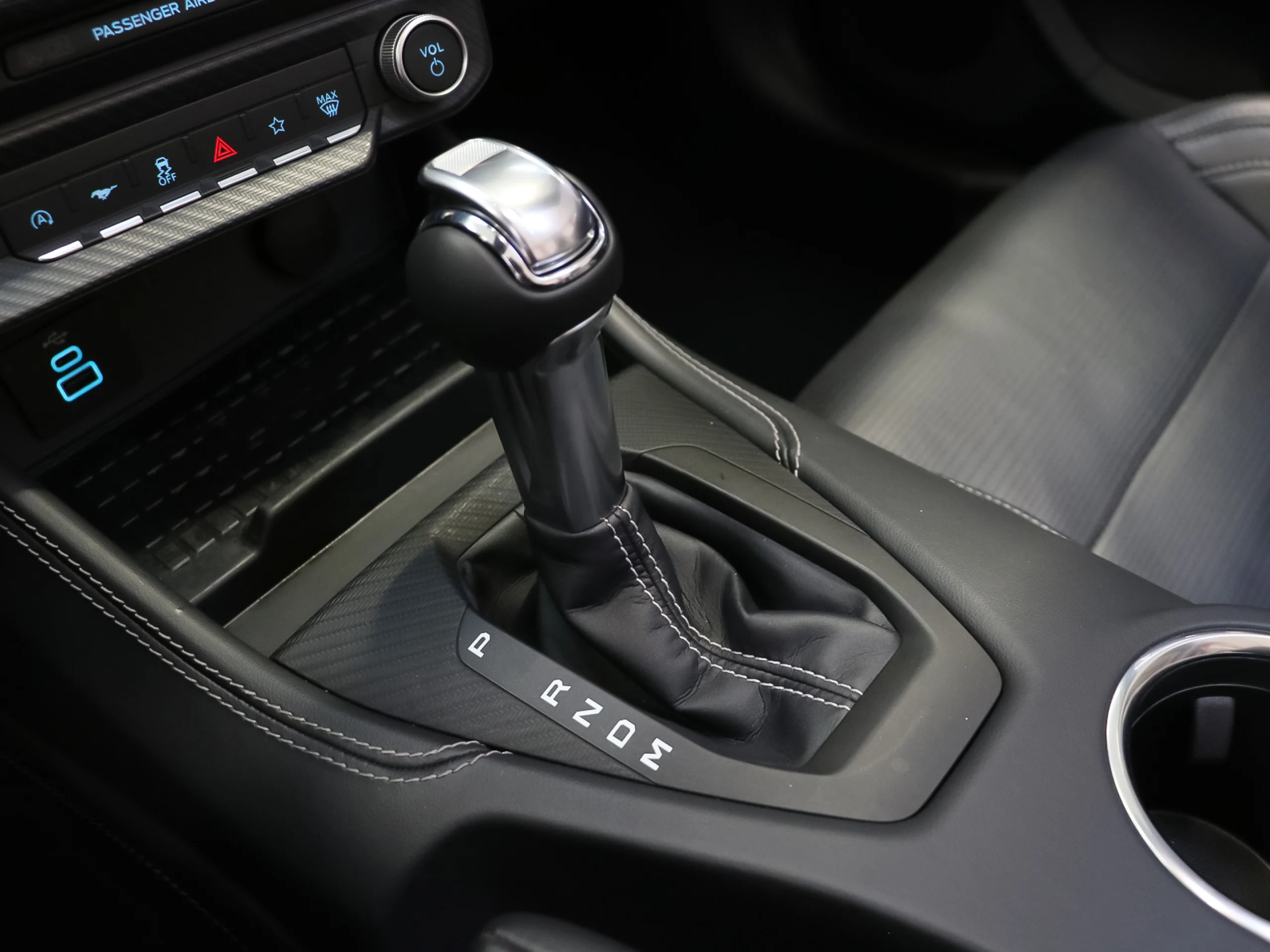 Ford Mustang 5.0 Ti-VCT V8 Convertible Mustang GT AT 331 kW (450 CV) - Foto 49