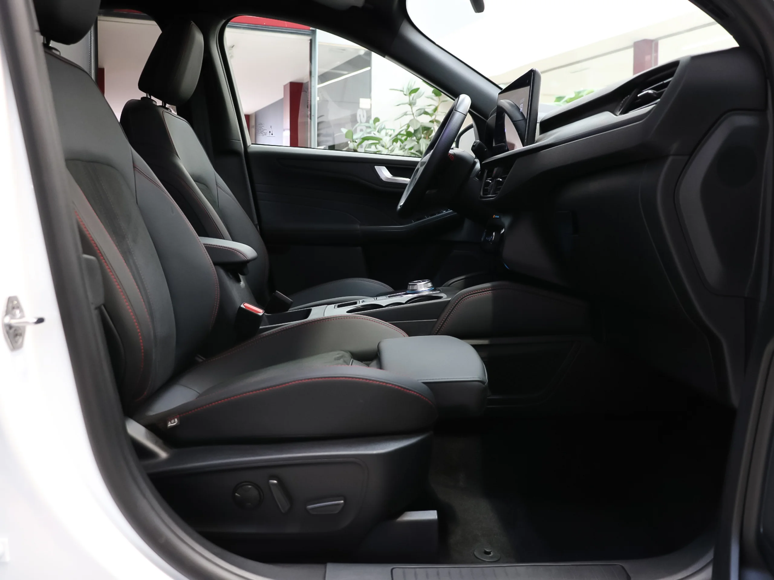 Ford Kuga 2.5 Duratec PHEV ST-Line X Auto 178 kW (243 CV) - Foto 4