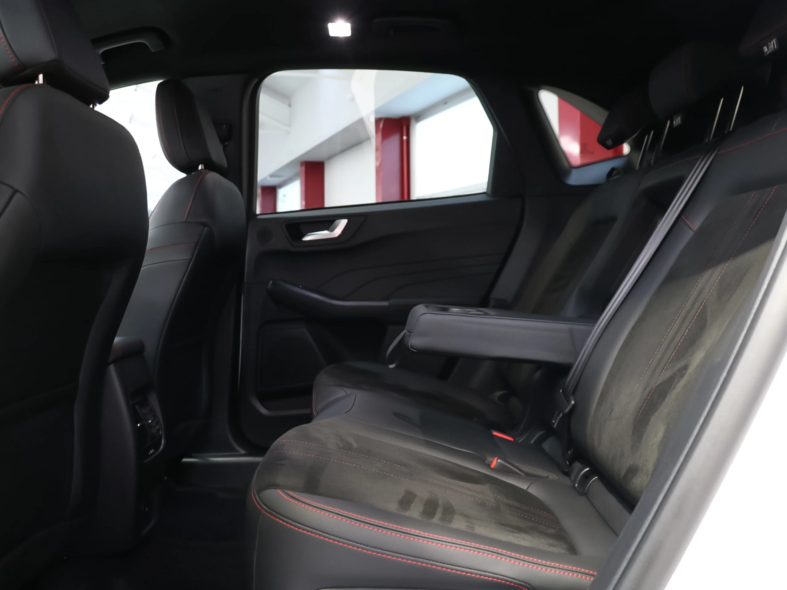 Ford Kuga 2.5 Duratec PHEV ST-Line X Auto 178 kW (243 CV) - Foto 8