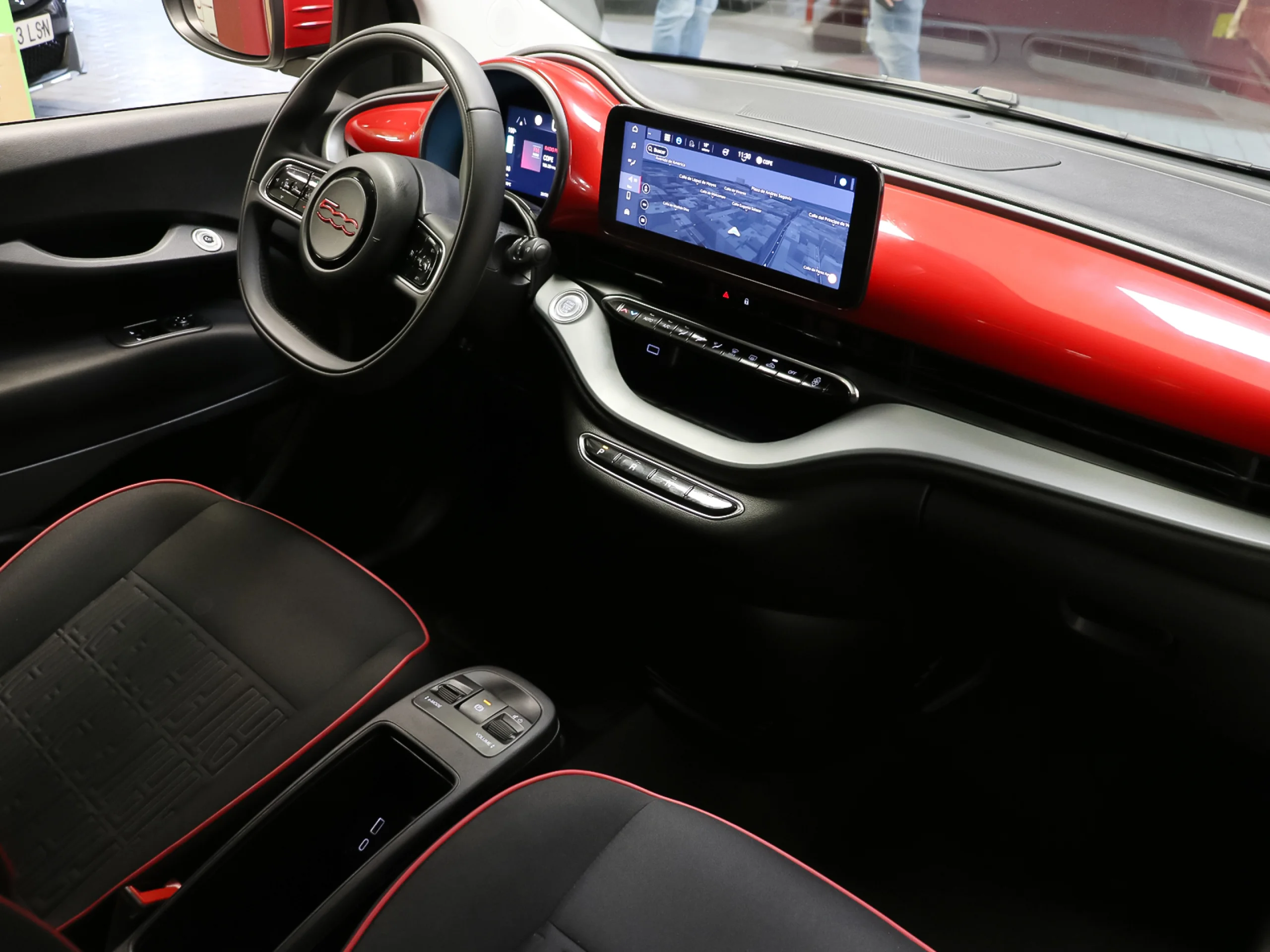 Fiat 500 Electrico Red Hb 320km 85 kW (118 CV) - Foto 5