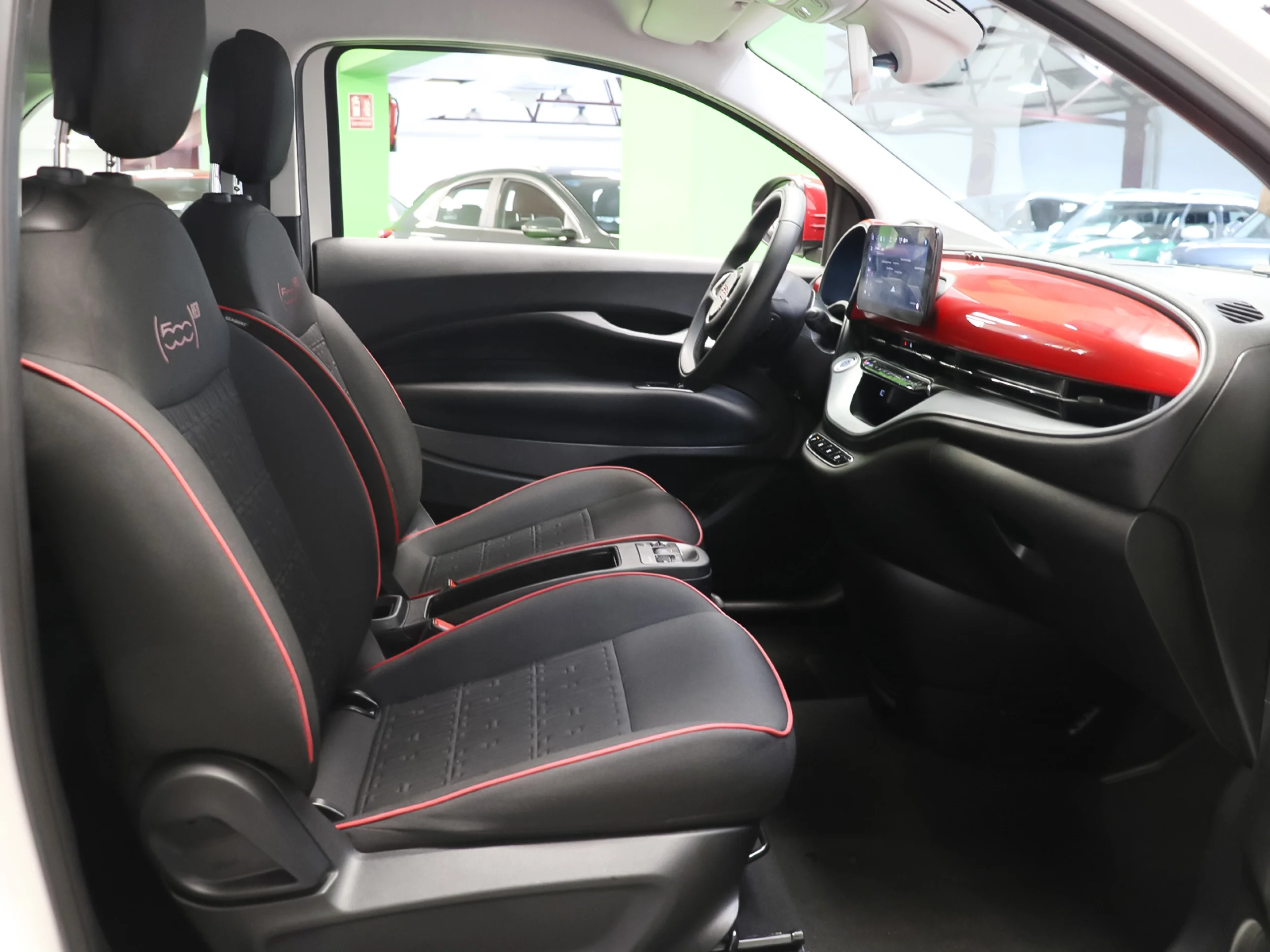 Fiat 500 Electrico Red Hb 320km 85 kW (118 CV) - Foto 6