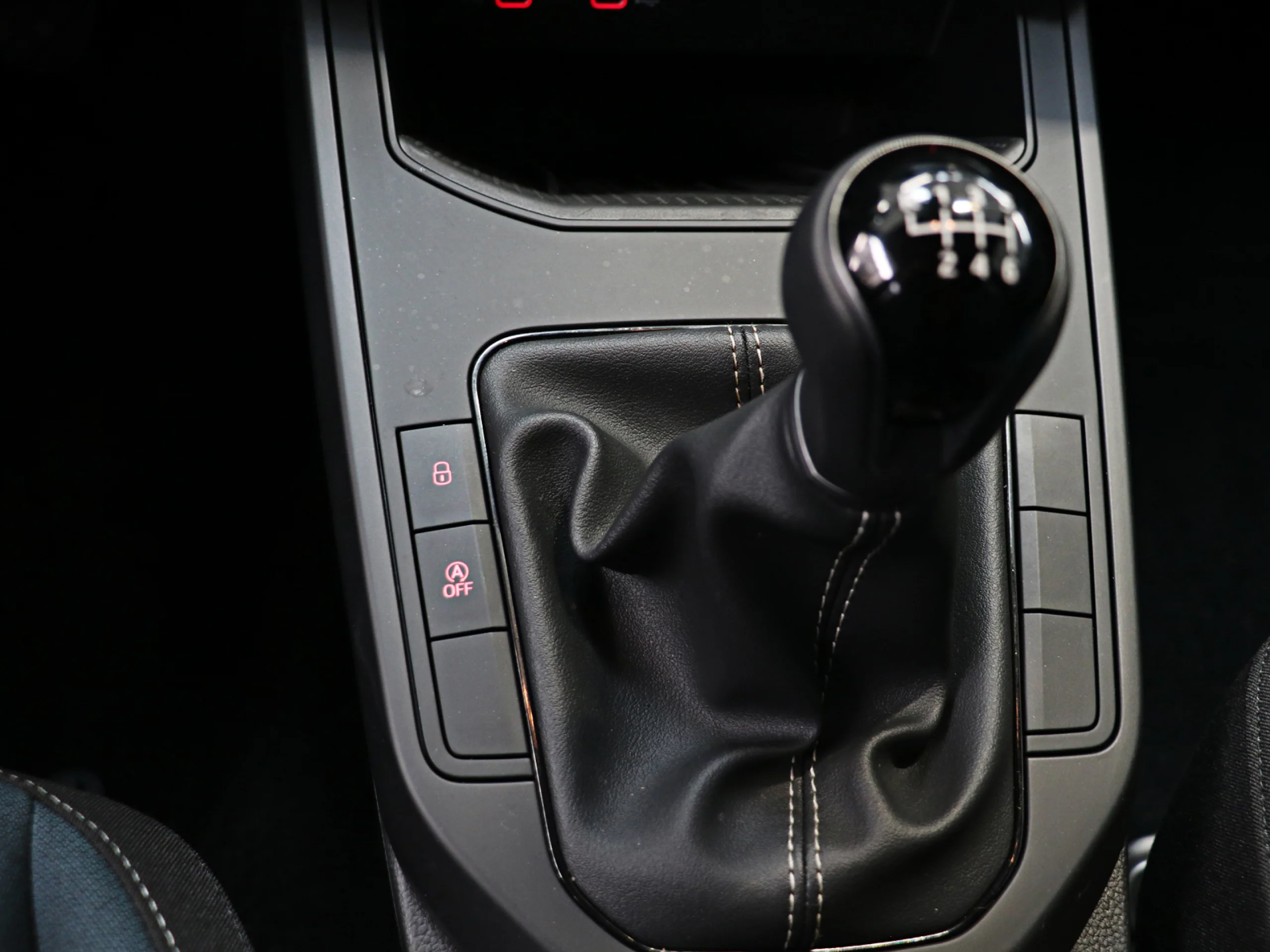 SEAT Ibiza 1.0 TSI Style Plus 85 kW (115 CV) - Foto 17