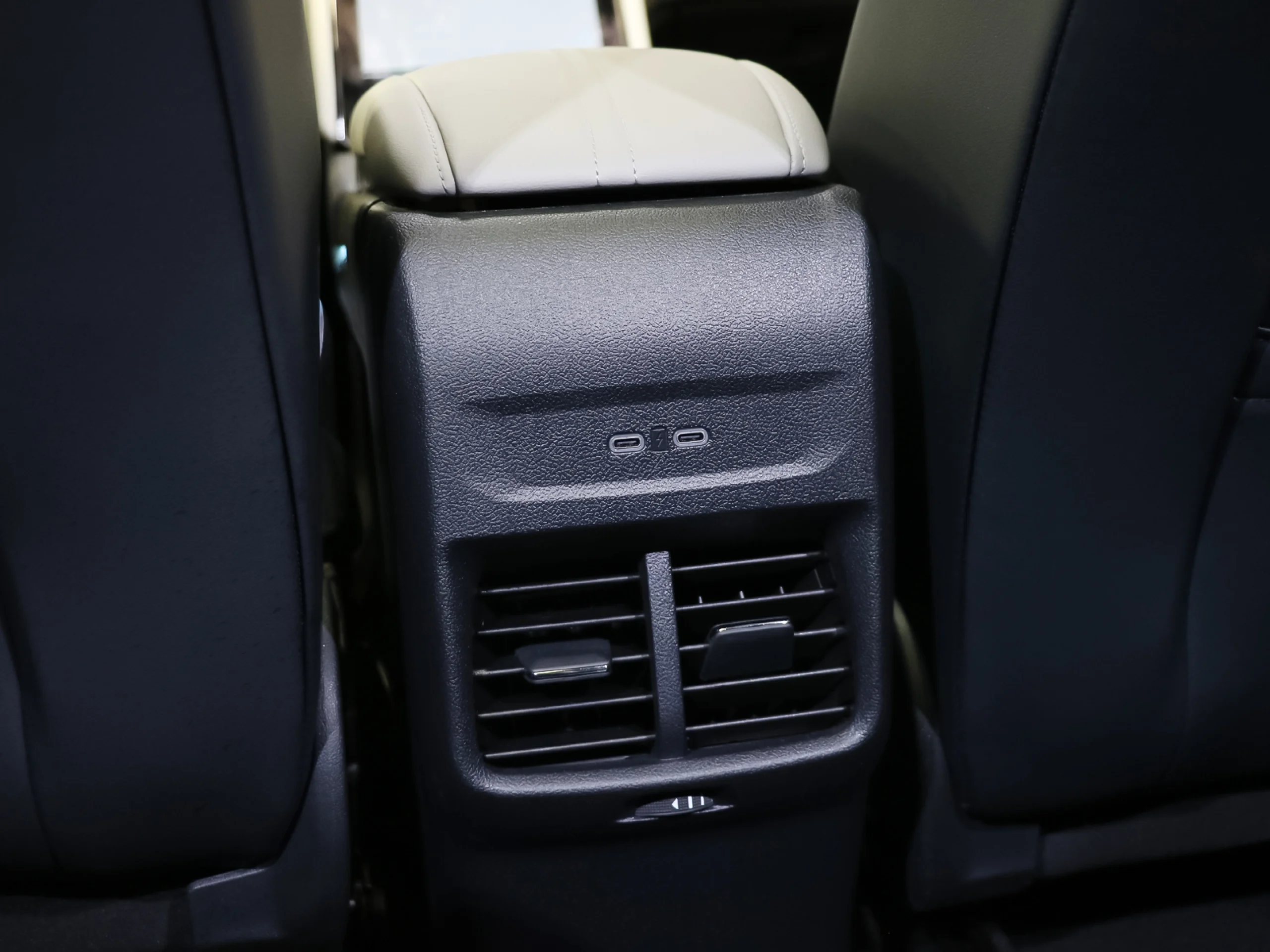 Ford Explorer CX740S Premium R. Ext. AWD 78kWh 250 kW (340 CV) - Foto 4