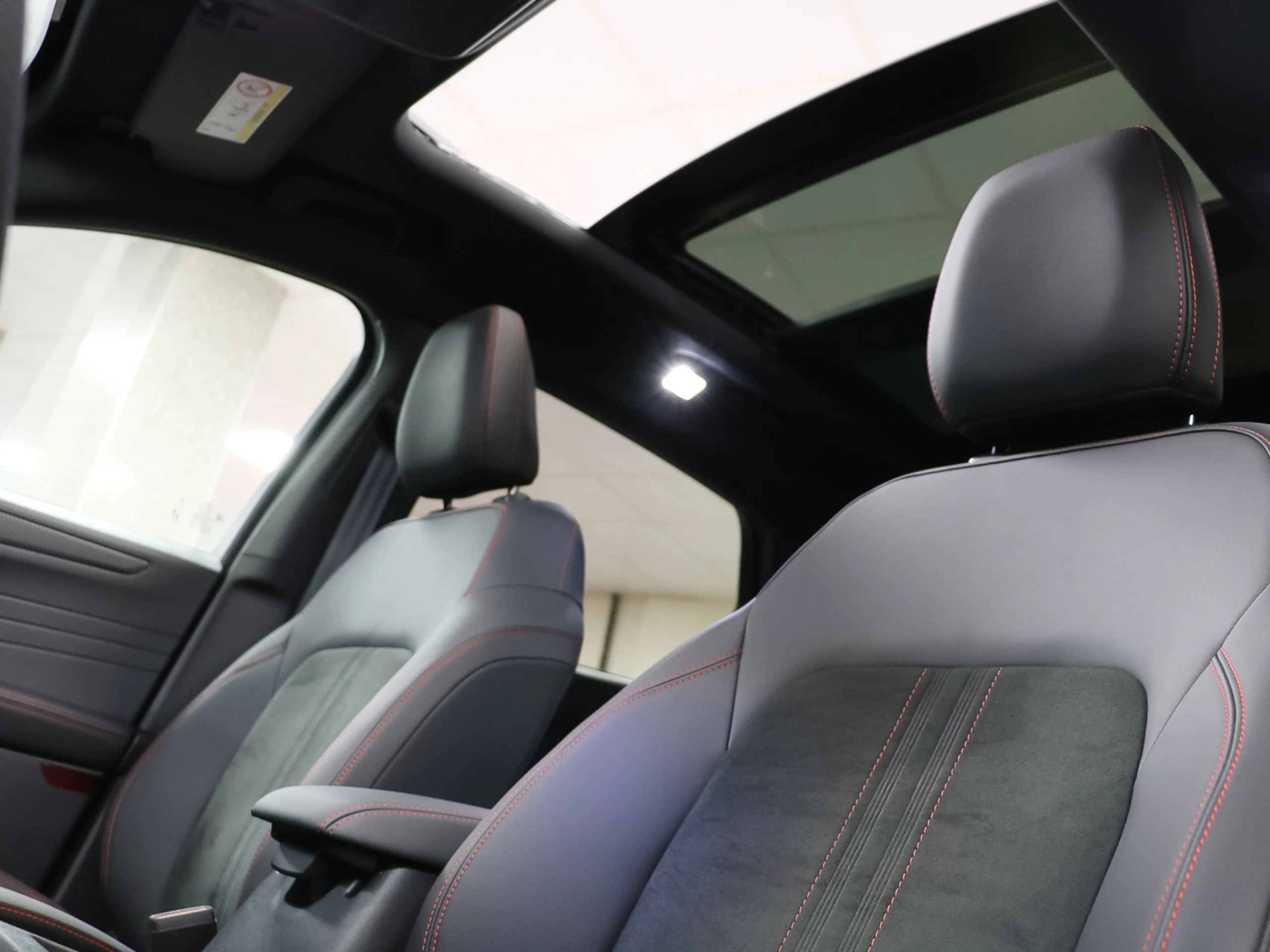 Ford Kuga 2.5 Duratec PHEV ST-Line X Auto 178 kW (243 CV) - Foto 9