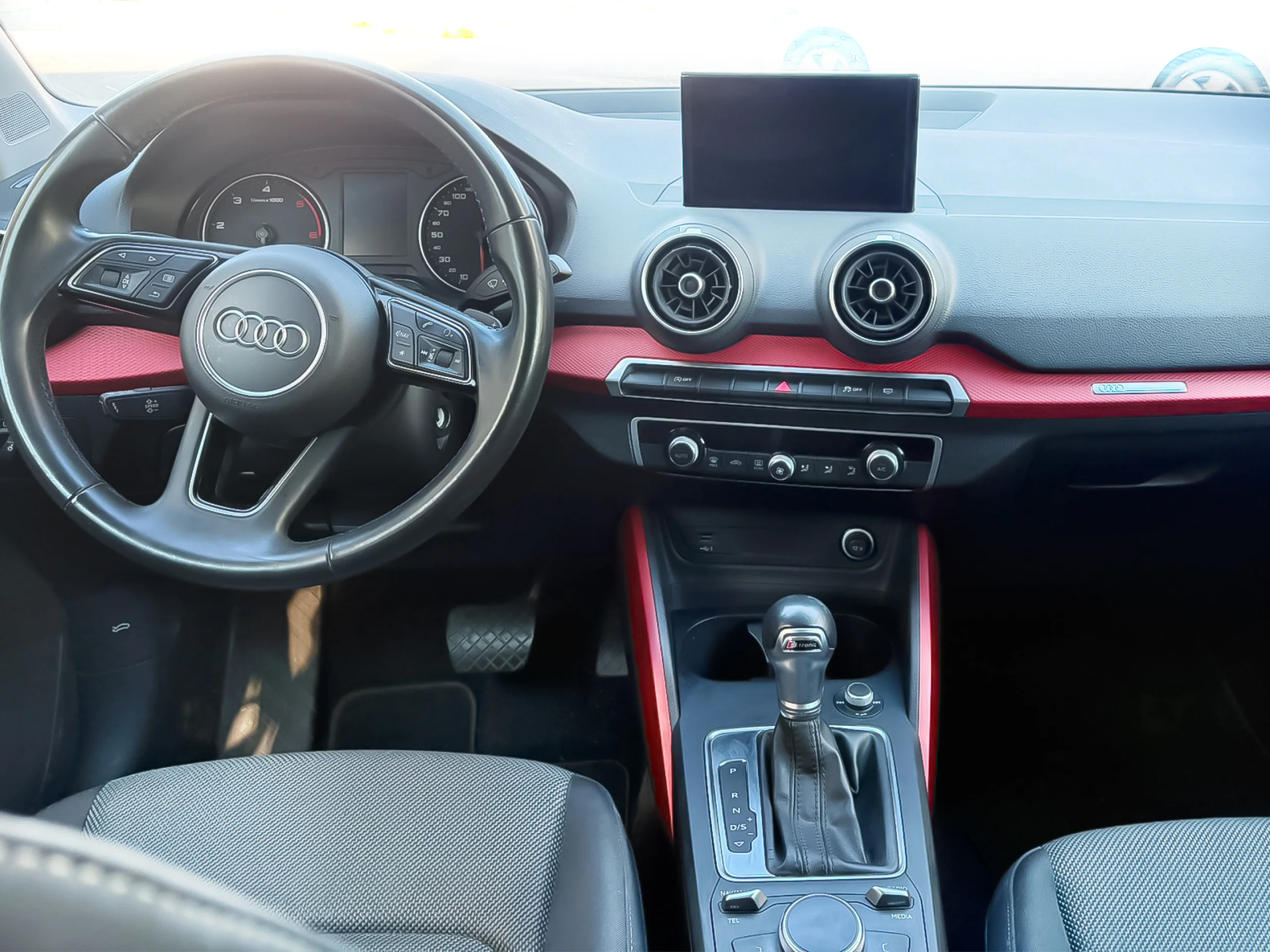 Audi Q2 design 30 TDI 85 kW (116 CV) S tronic - Foto 3