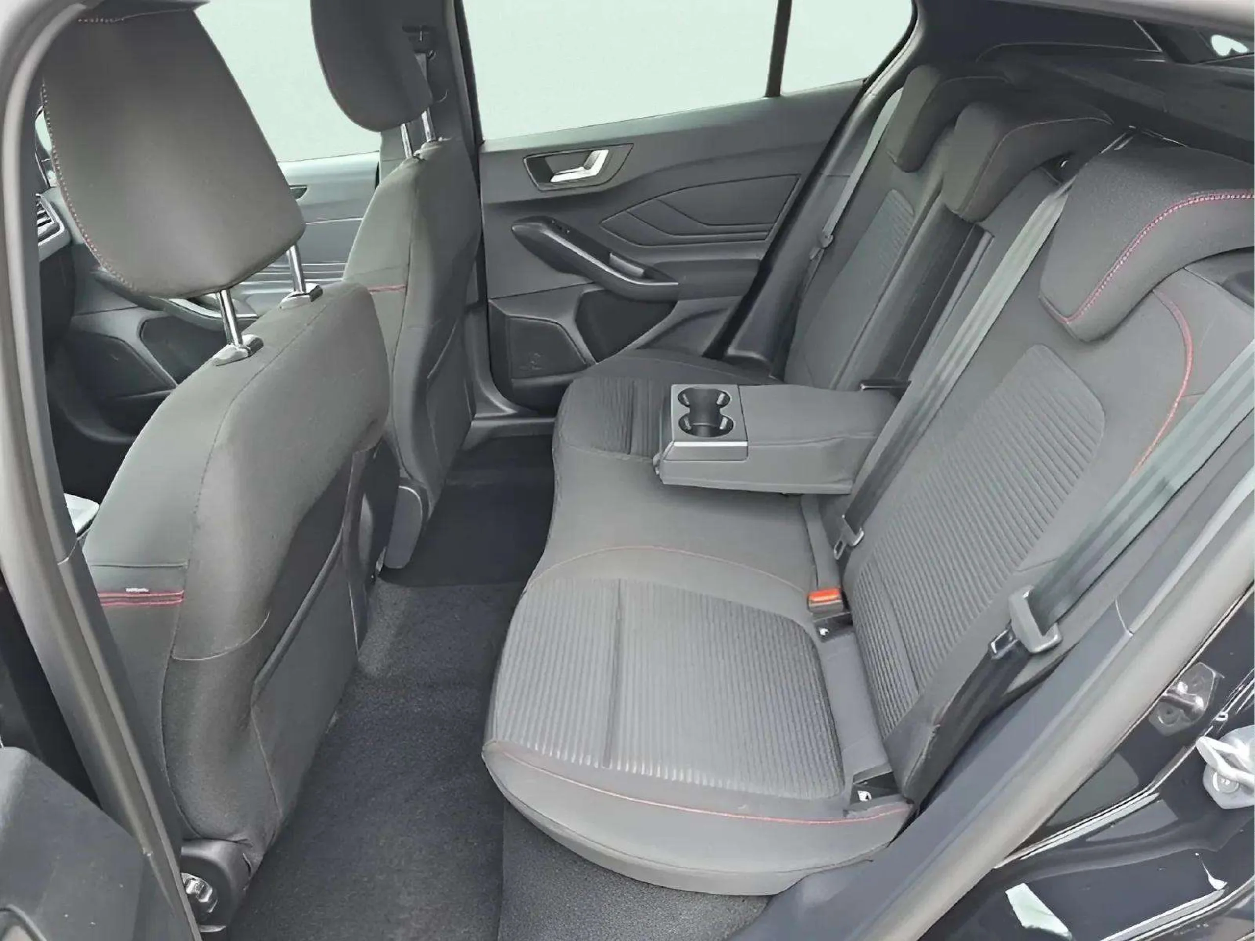 Ford Focus 1.0 Ecoboost MHEV ST-Line Auto 114 kW (155 CV) - Foto 6