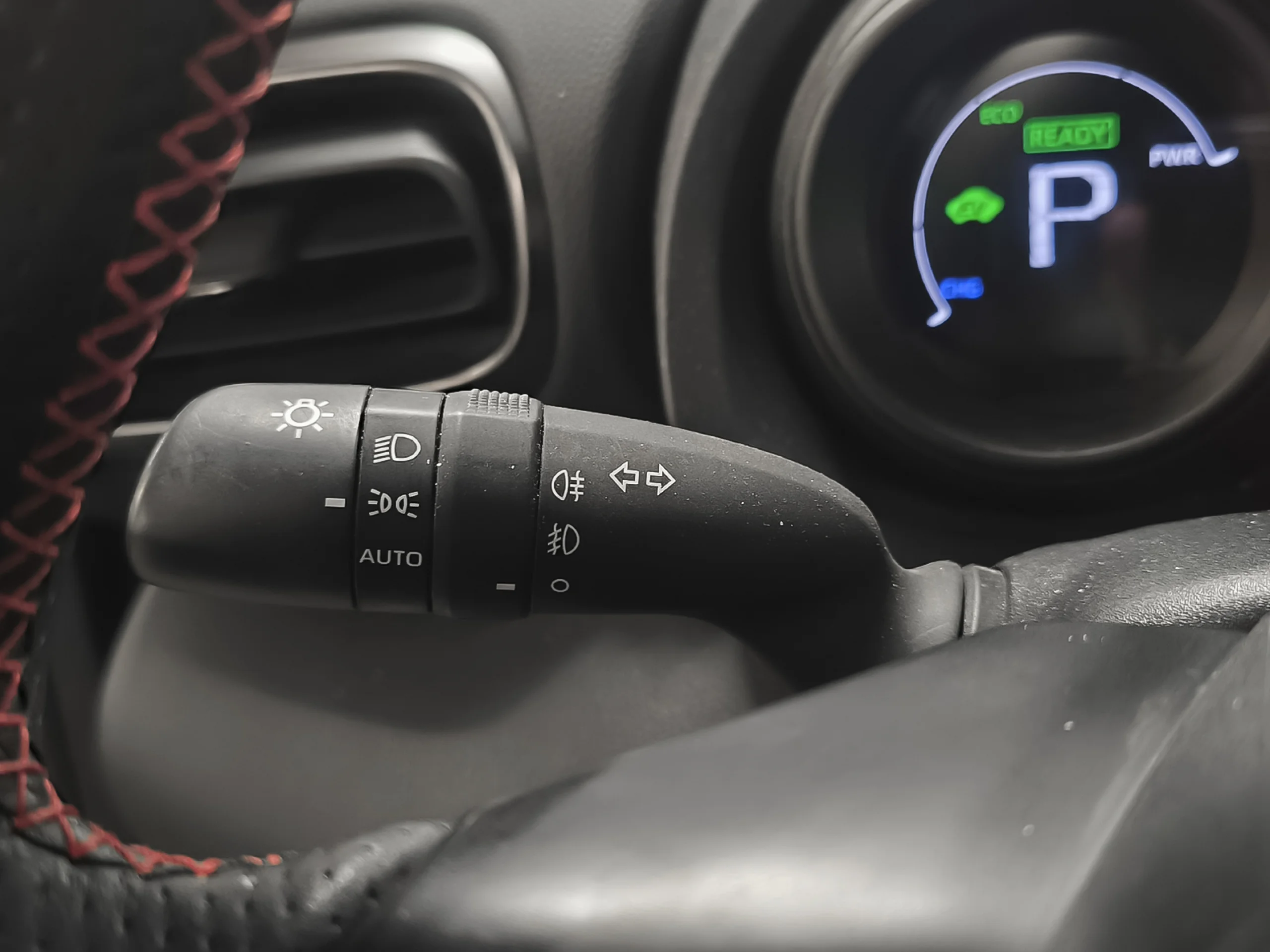 Toyota Yaris 1.5 120H GR-Sport 85 kW (116 CV) - Foto 8