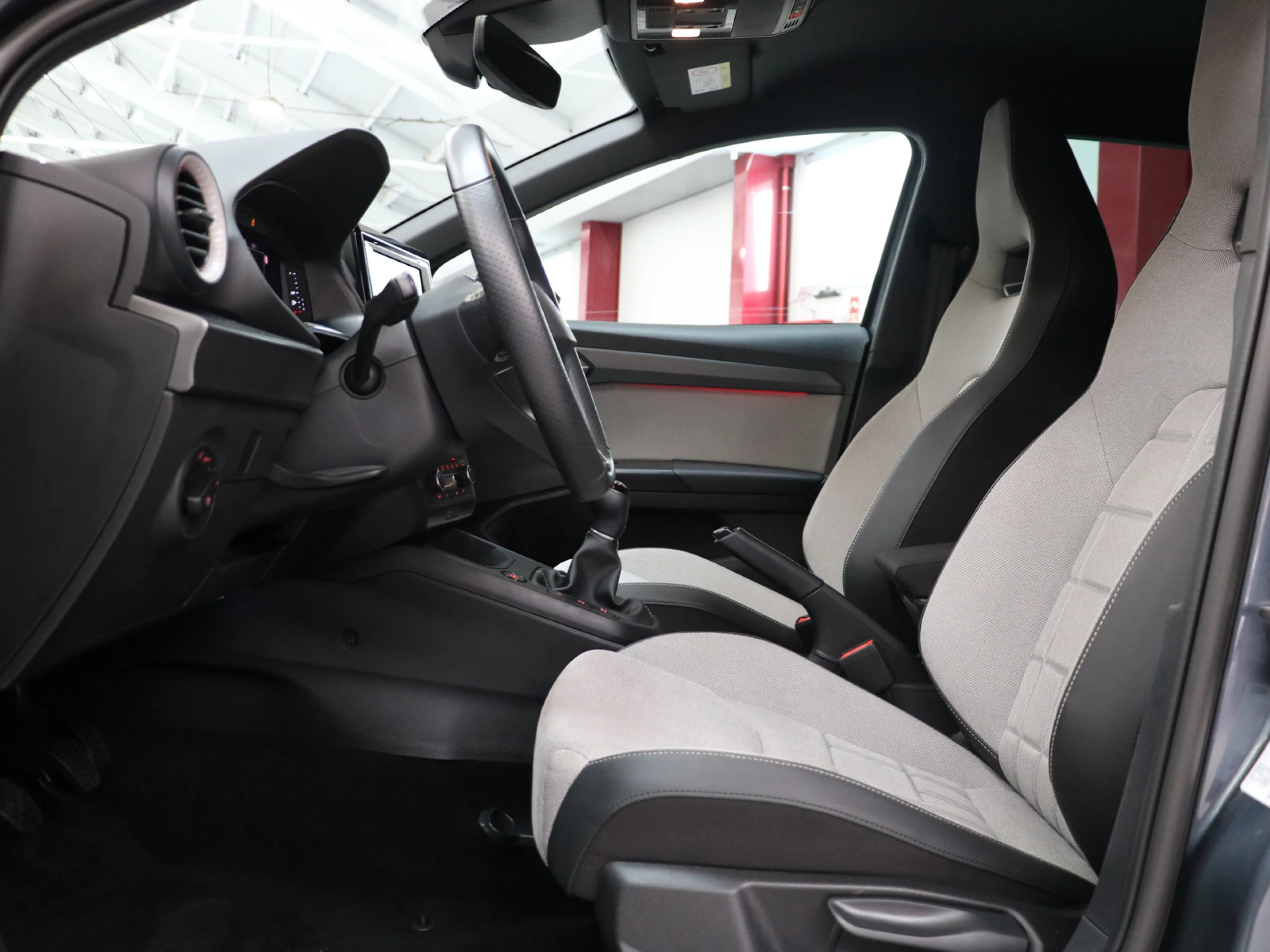 SEAT Ibiza 1.0 TSI S&S FR 85 kW (115 CV) - Foto 10