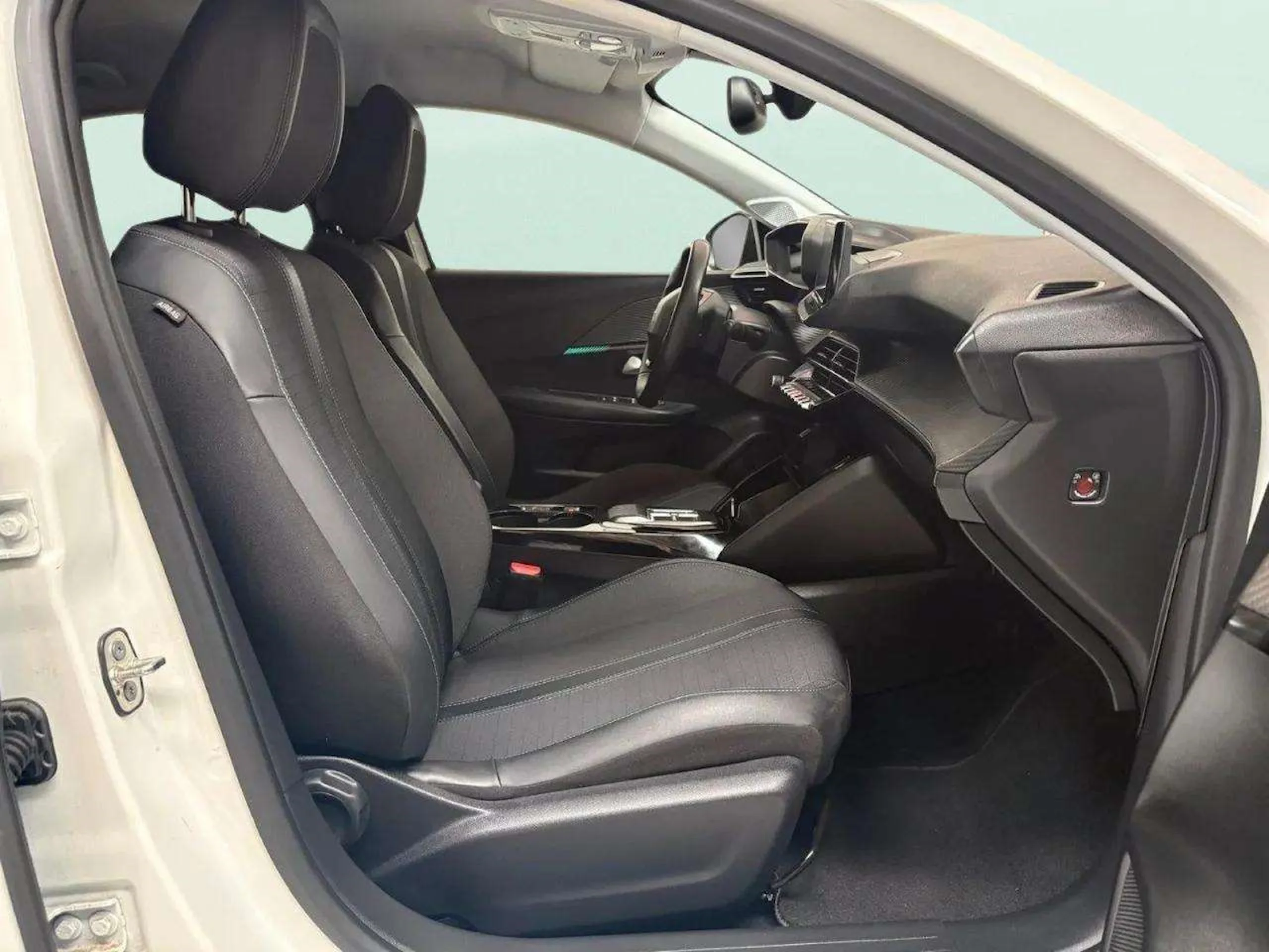 Peugeot E-208 Eléctrico Allure Pack 100 kW (136 CV) - Foto 6