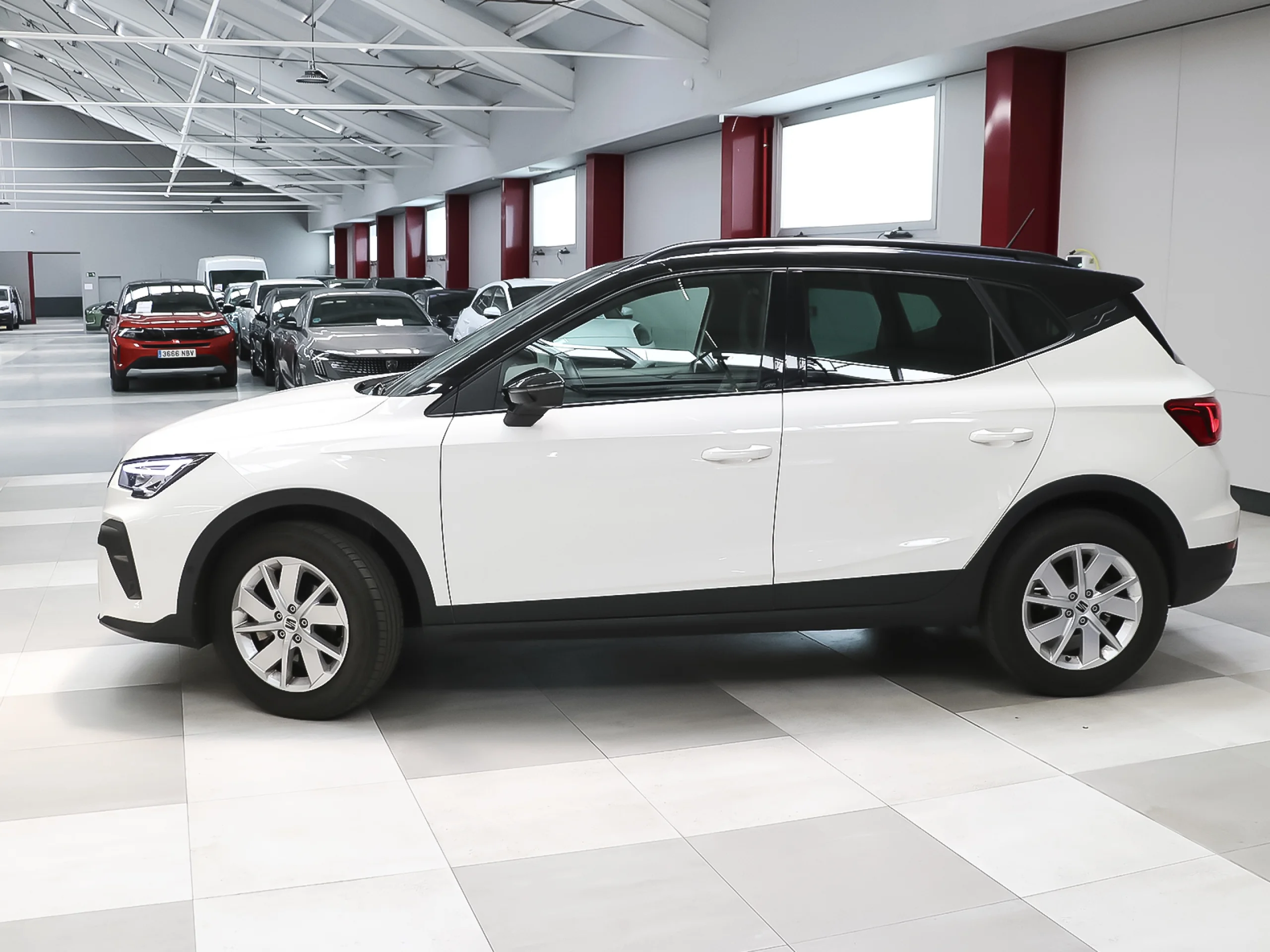 SEAT Arona 1.0 TSI S&S FR 85 kW (115 CV) - Foto 2